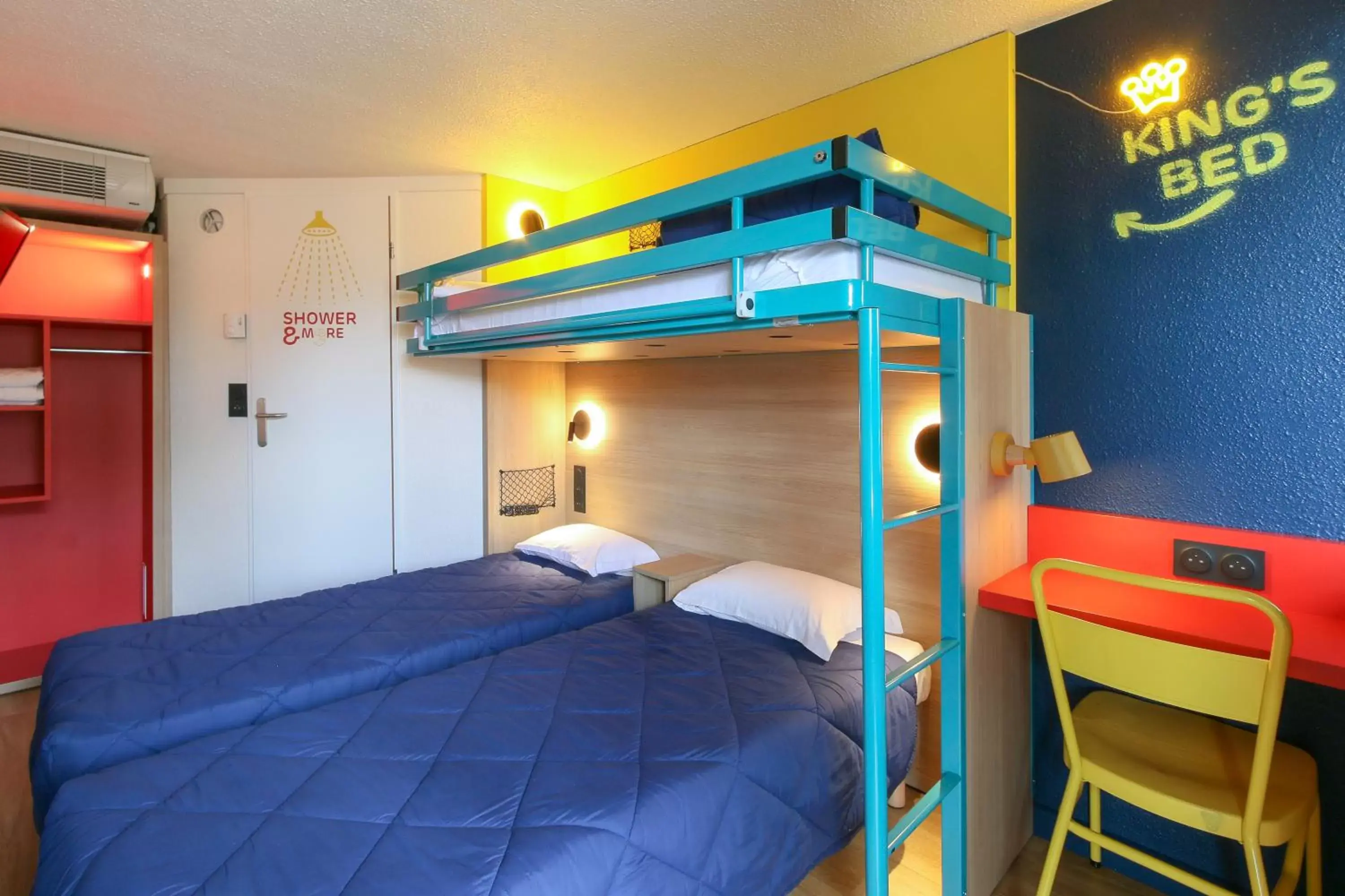 Bedroom, Bunk Bed in Premiere Classe Marseille Vitrolles Aéroport