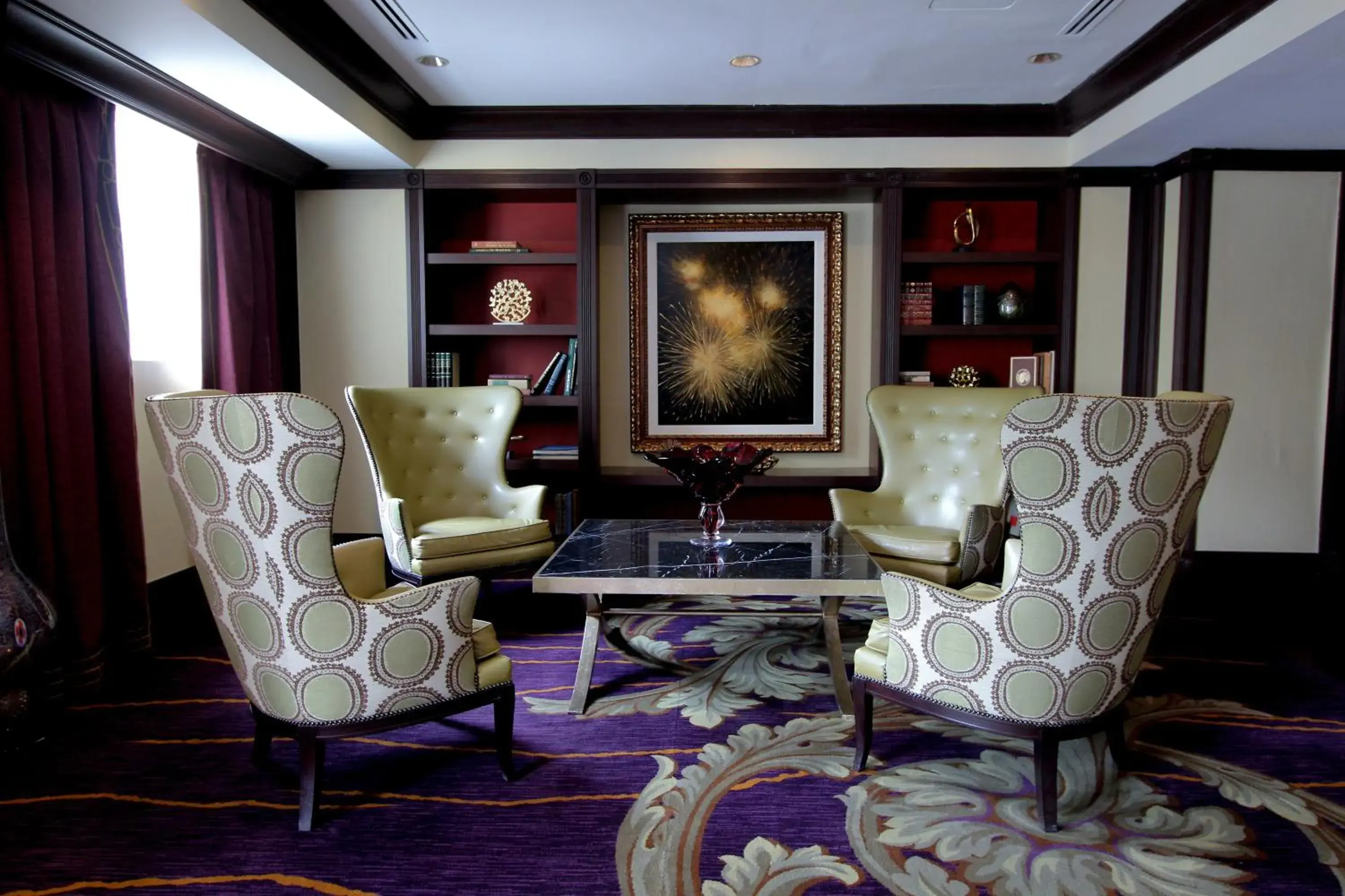 Lounge or bar, Seating Area in The Churchill Hotel Near Embassy Row