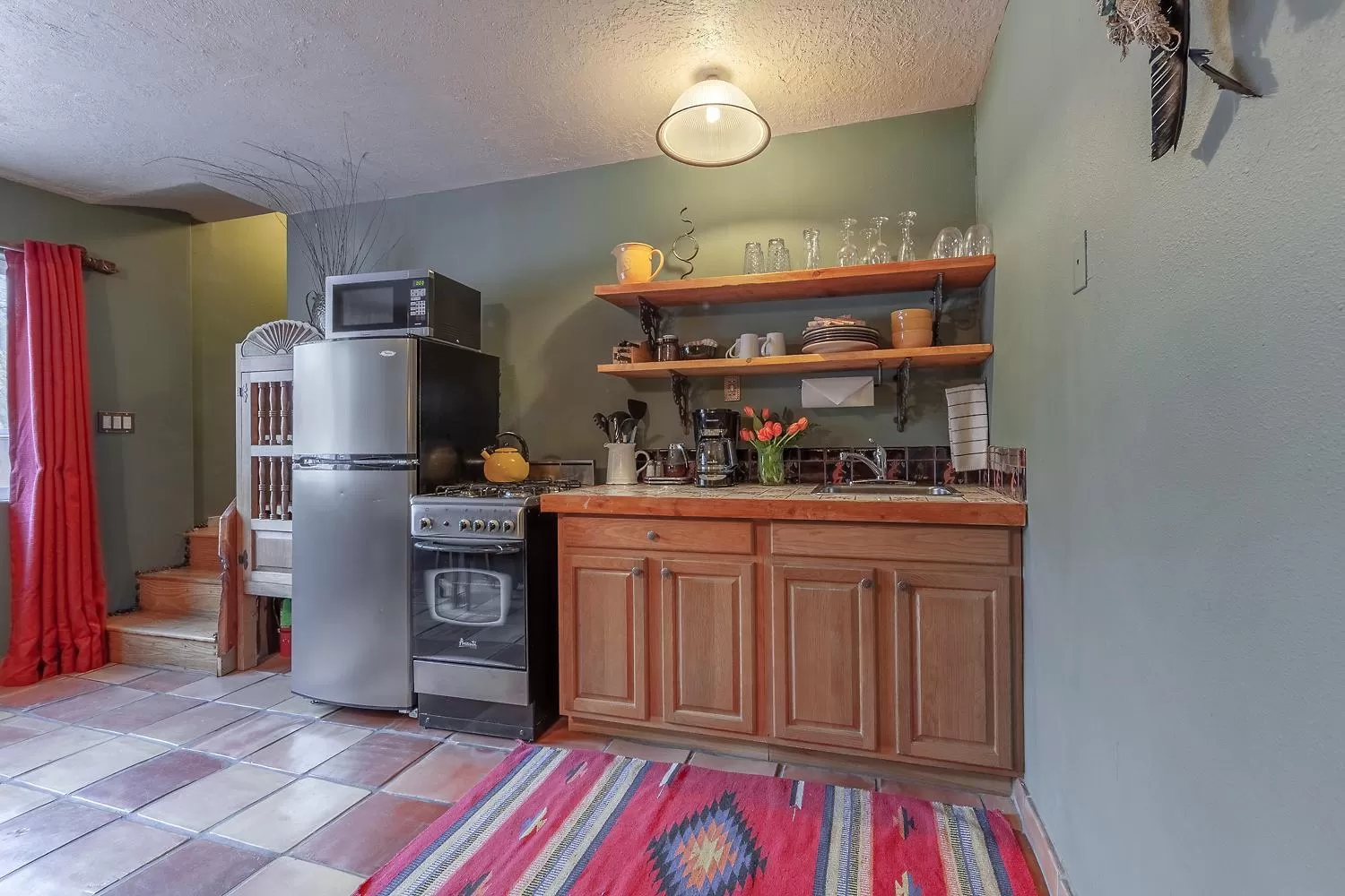 Kitchen/Kitchenette in Adobe and Pines Inn Bed and Breakfast