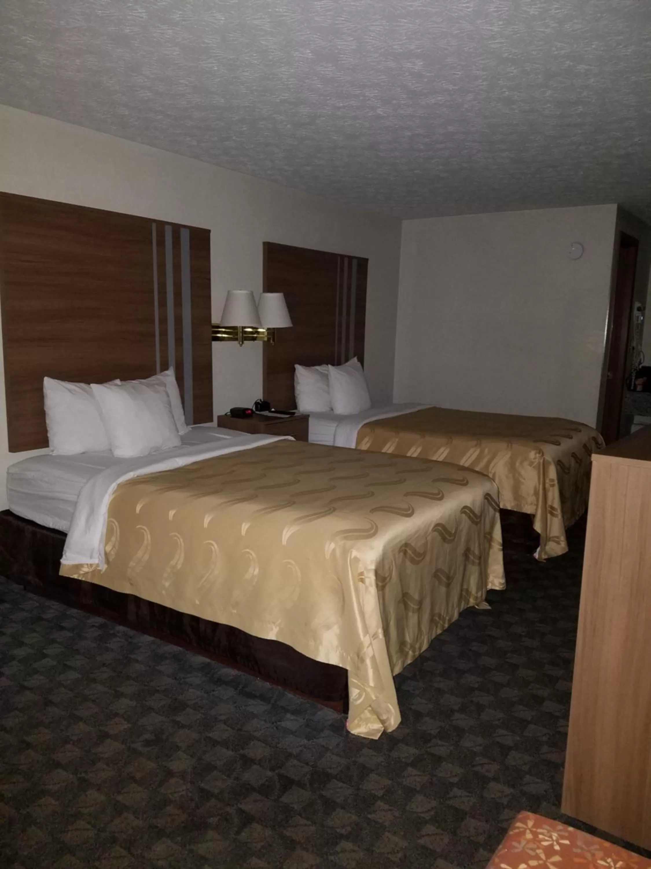 Double Room with Two Double Beds - Non-Smoking in Quality Inn New River Gorge