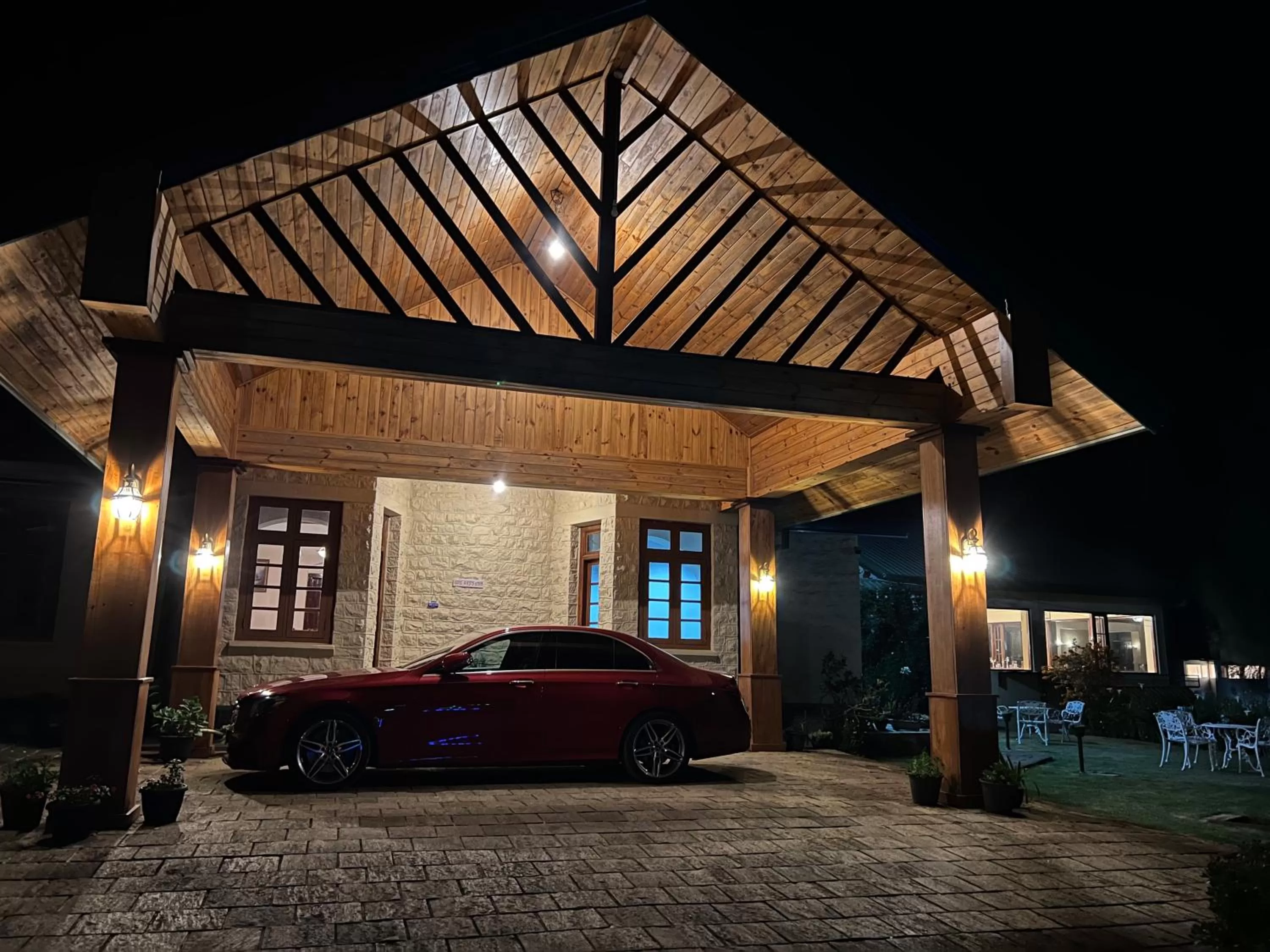 Facade/entrance in Tea Bush Hotel