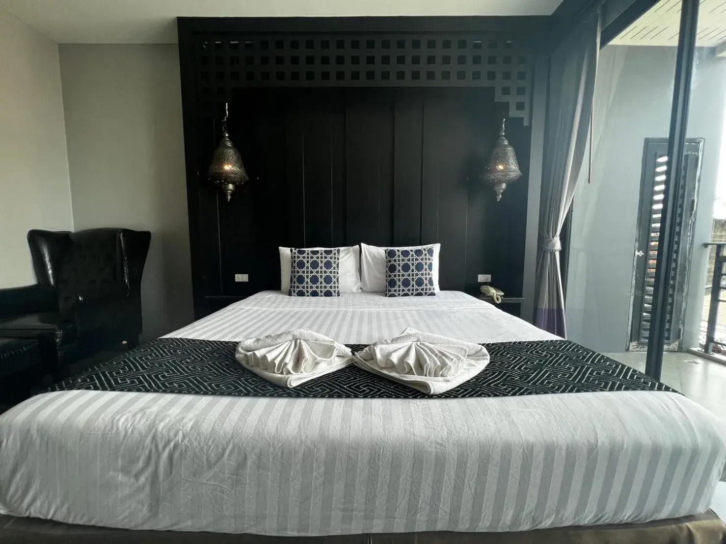 Bed in Srisawara Casa Hotel