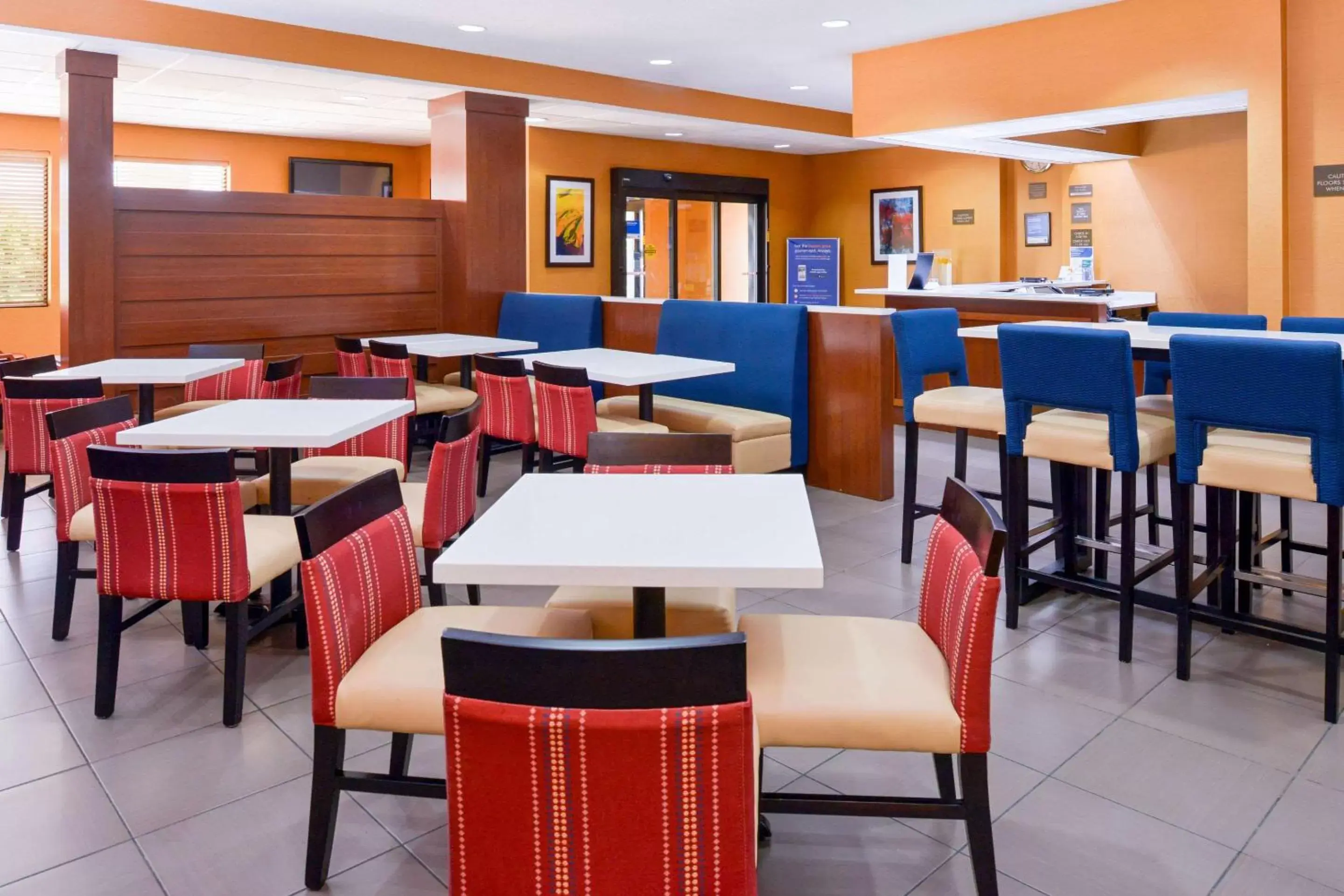 Restaurant/Places to Eat in Comfort Inn and Suites Joplin