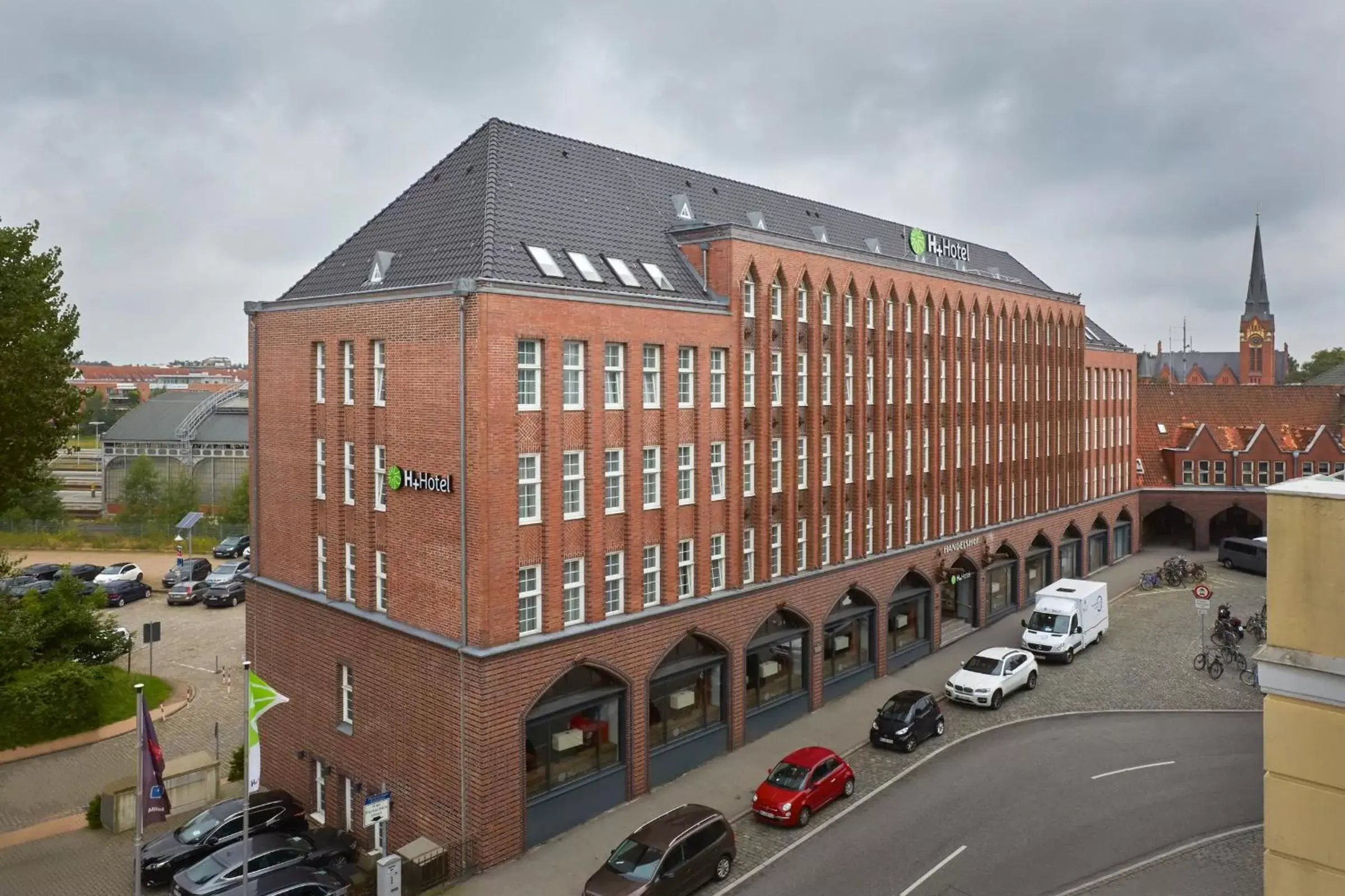 Property building in H+ Hotel Lübeck