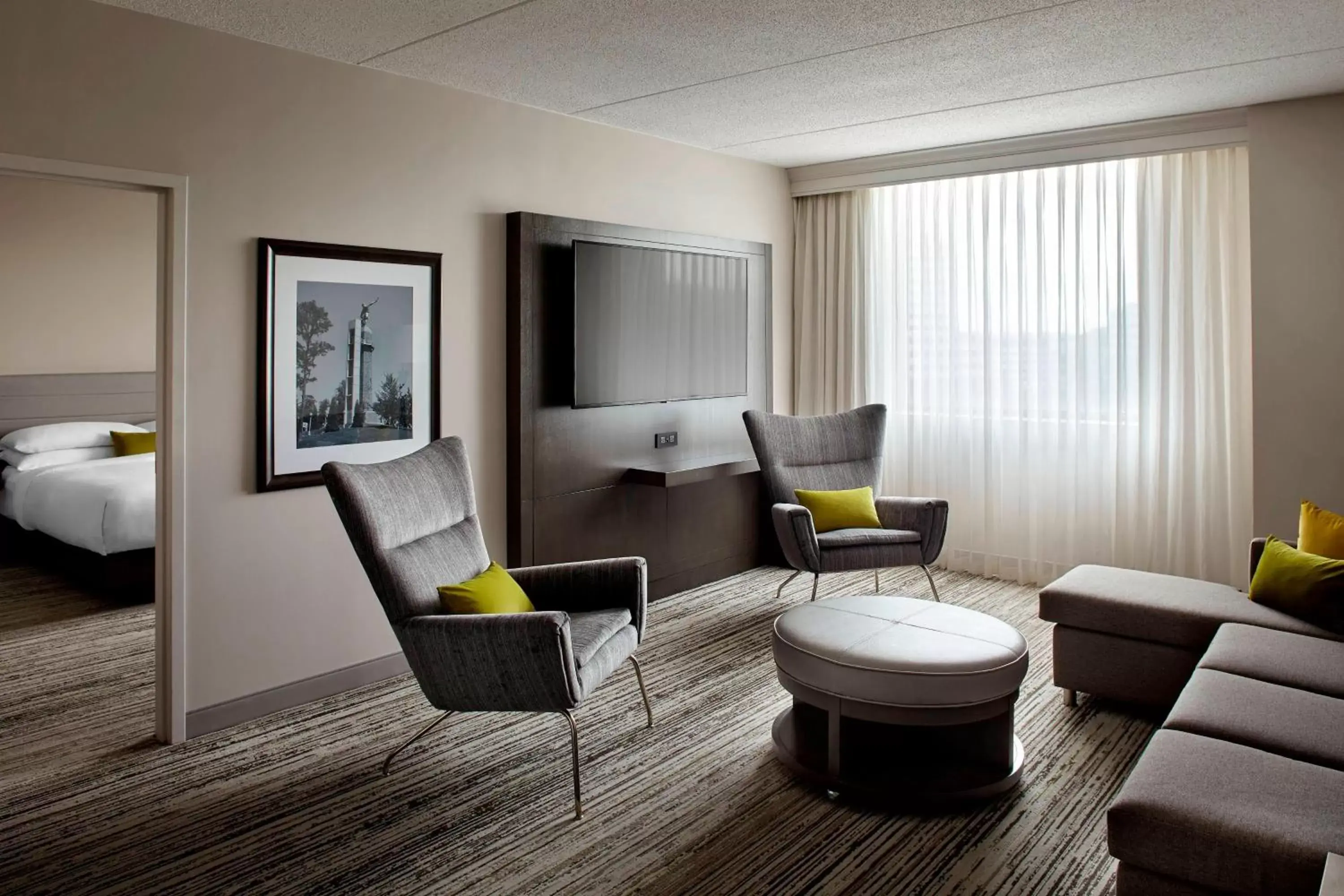 Bedroom, Seating Area in Marriott Birmingham Grandview
