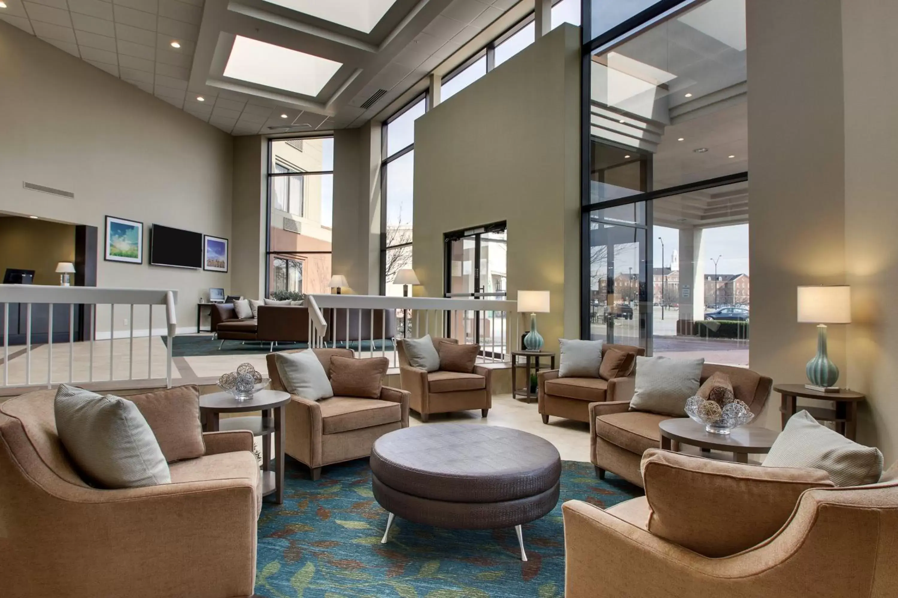 Property building, Lounge/Bar in Candlewood Suites - Wichita East, an IHG Hotel