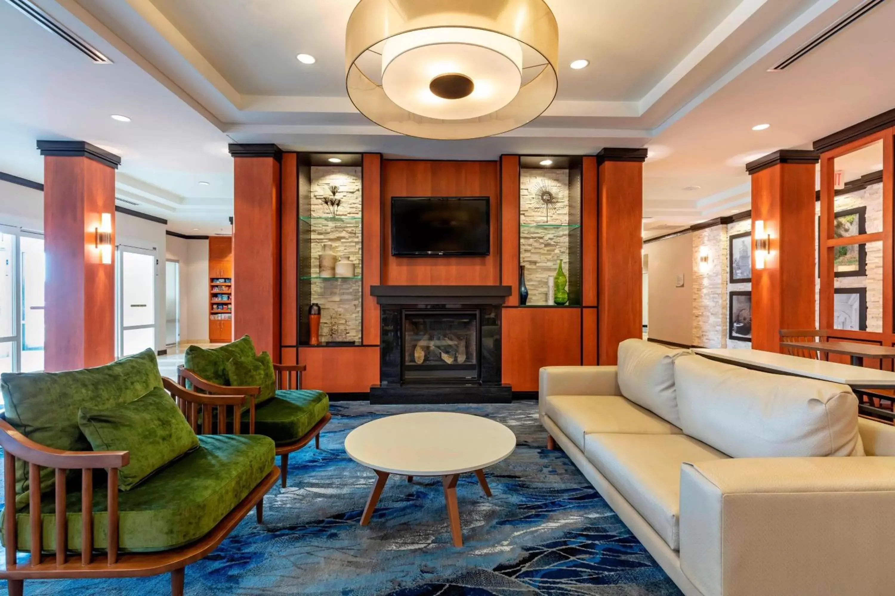 Lobby or reception, Seating Area in Fairfield Inn & Suites Columbus