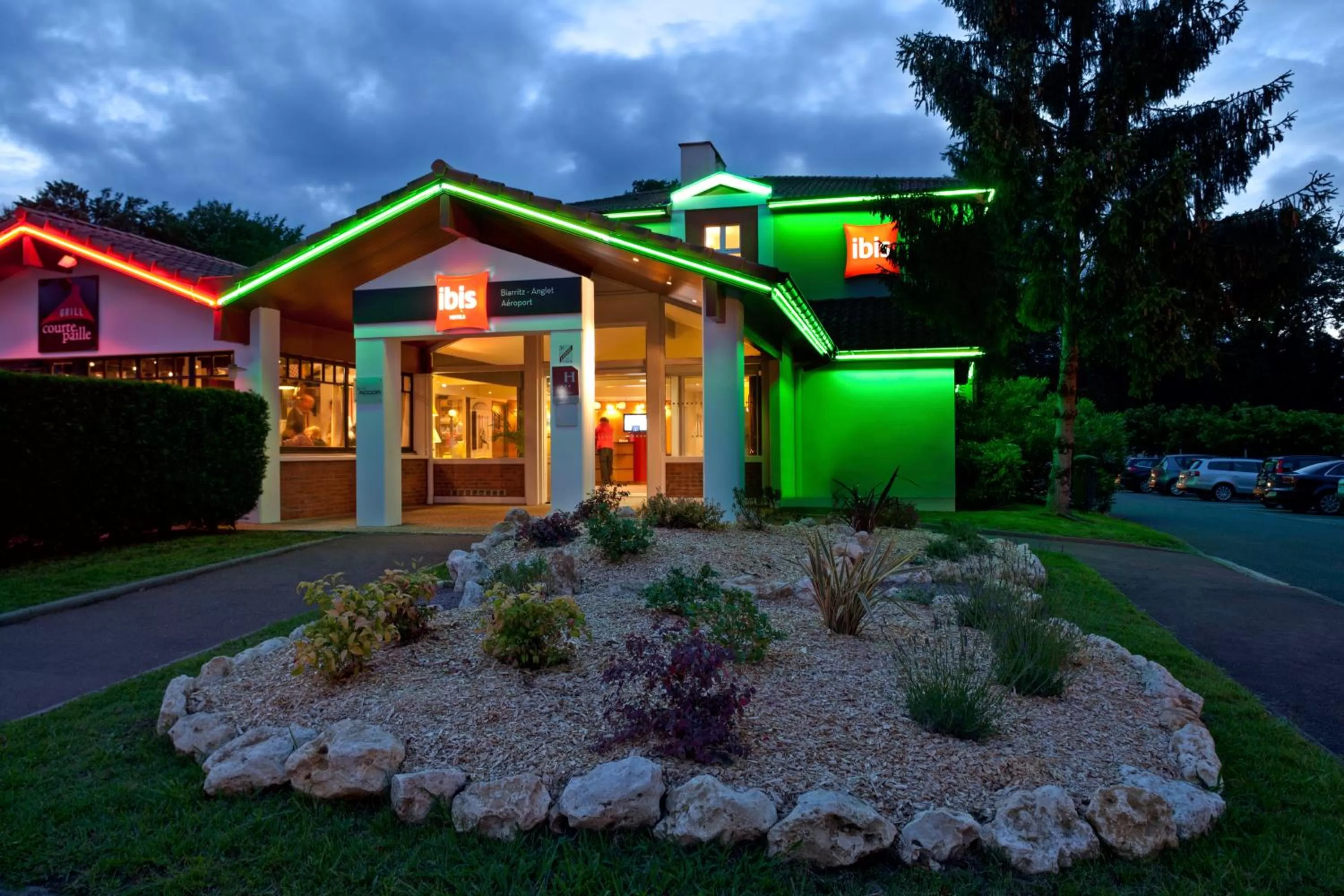 Facade/entrance in ibis Biarritz Anglet Aéroport
