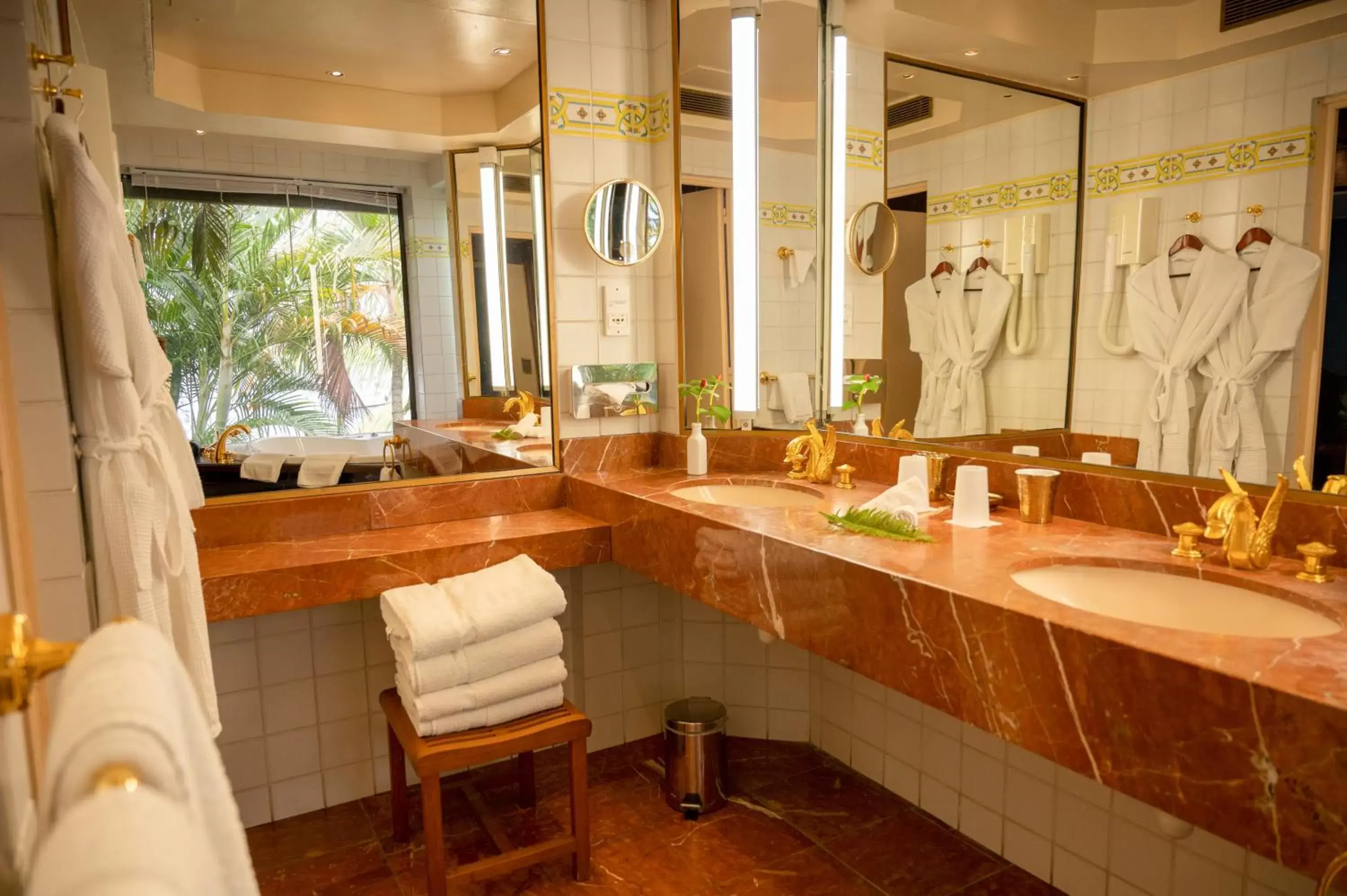 Bathroom in Hotel Bakoua Martinique
