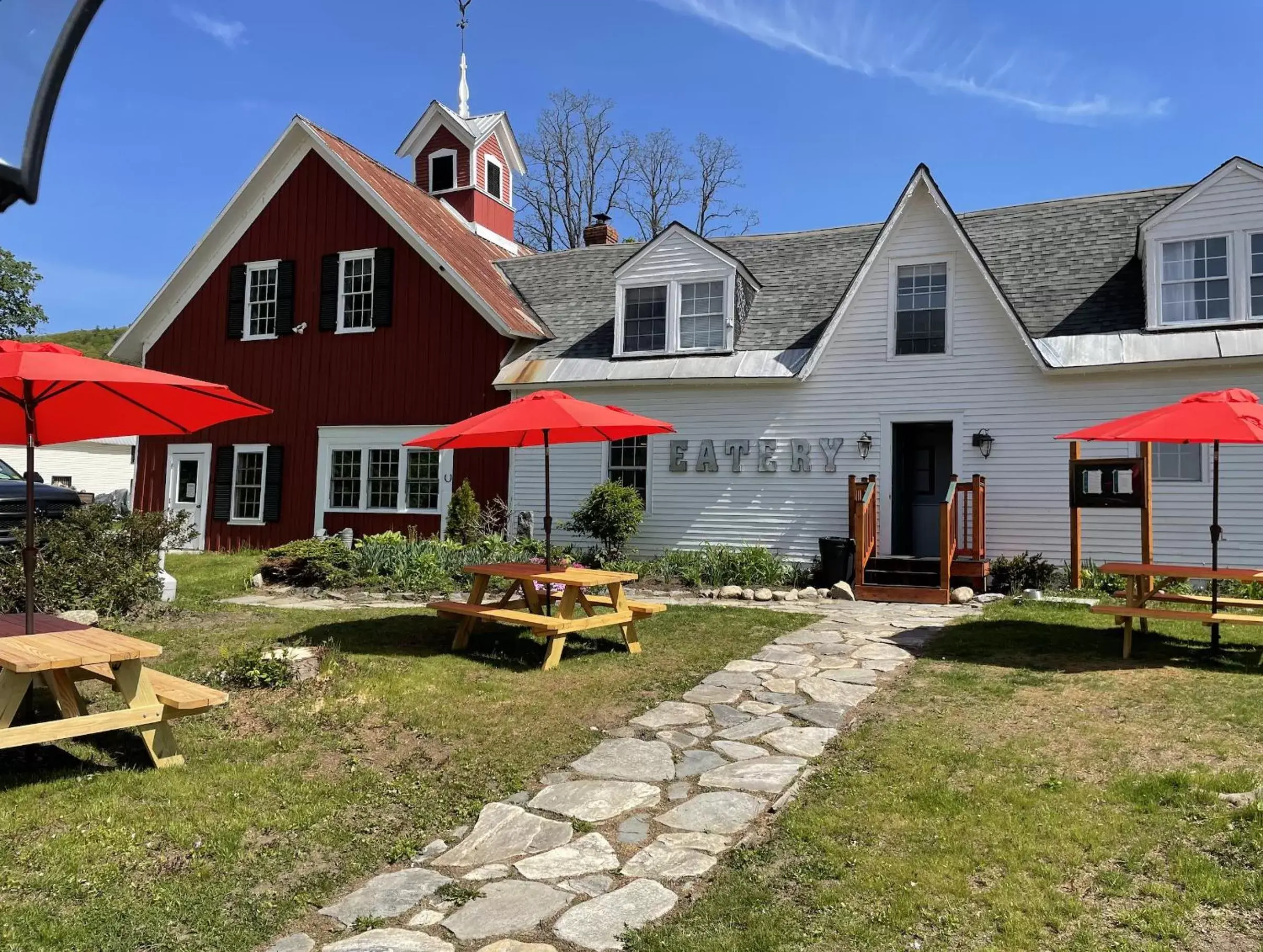 Restaurant/places to eat, Property Building in Stone Hearth Inn and Eatery