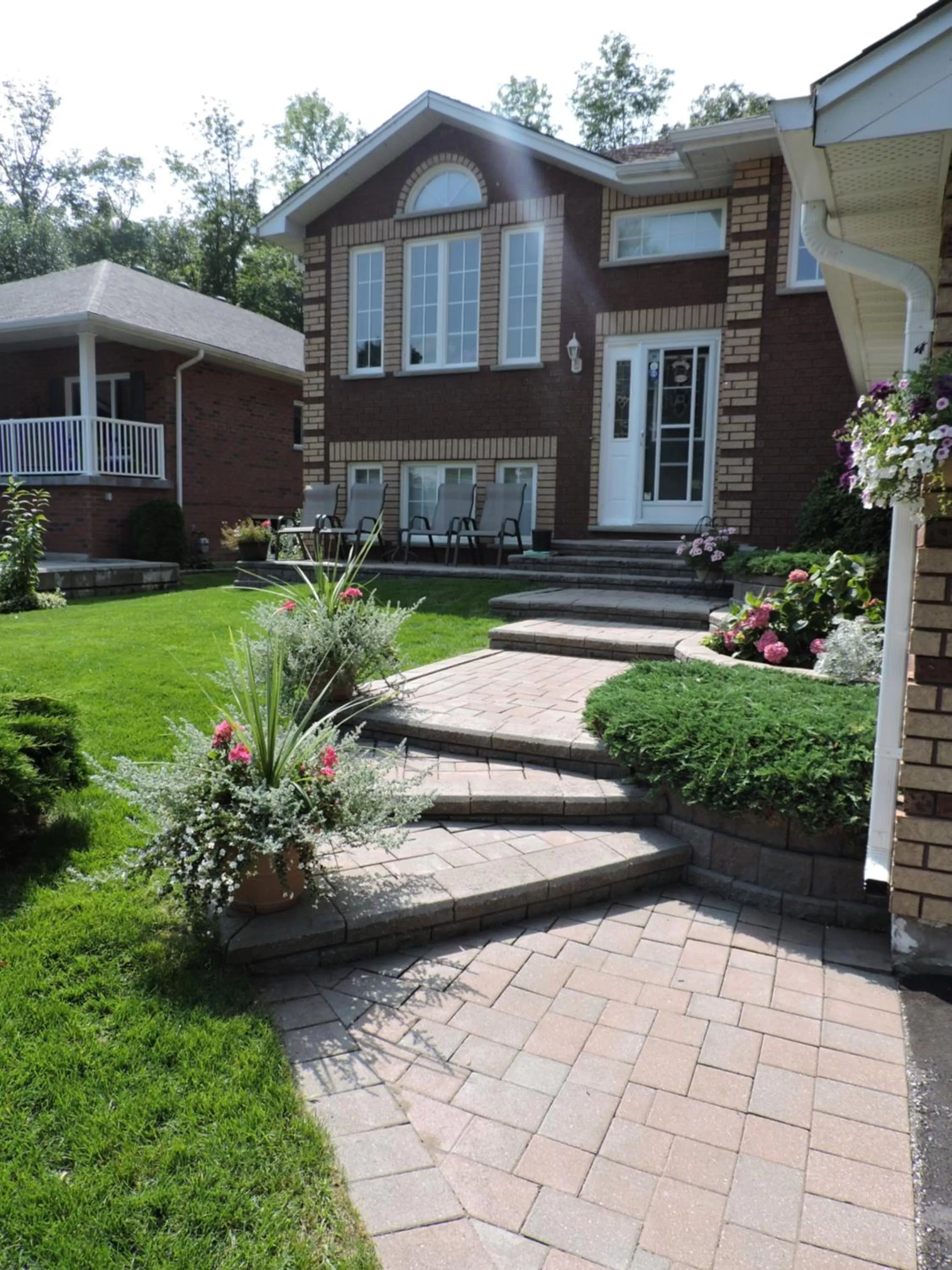 Facade/entrance in Tucked Inn the Harbour B&B