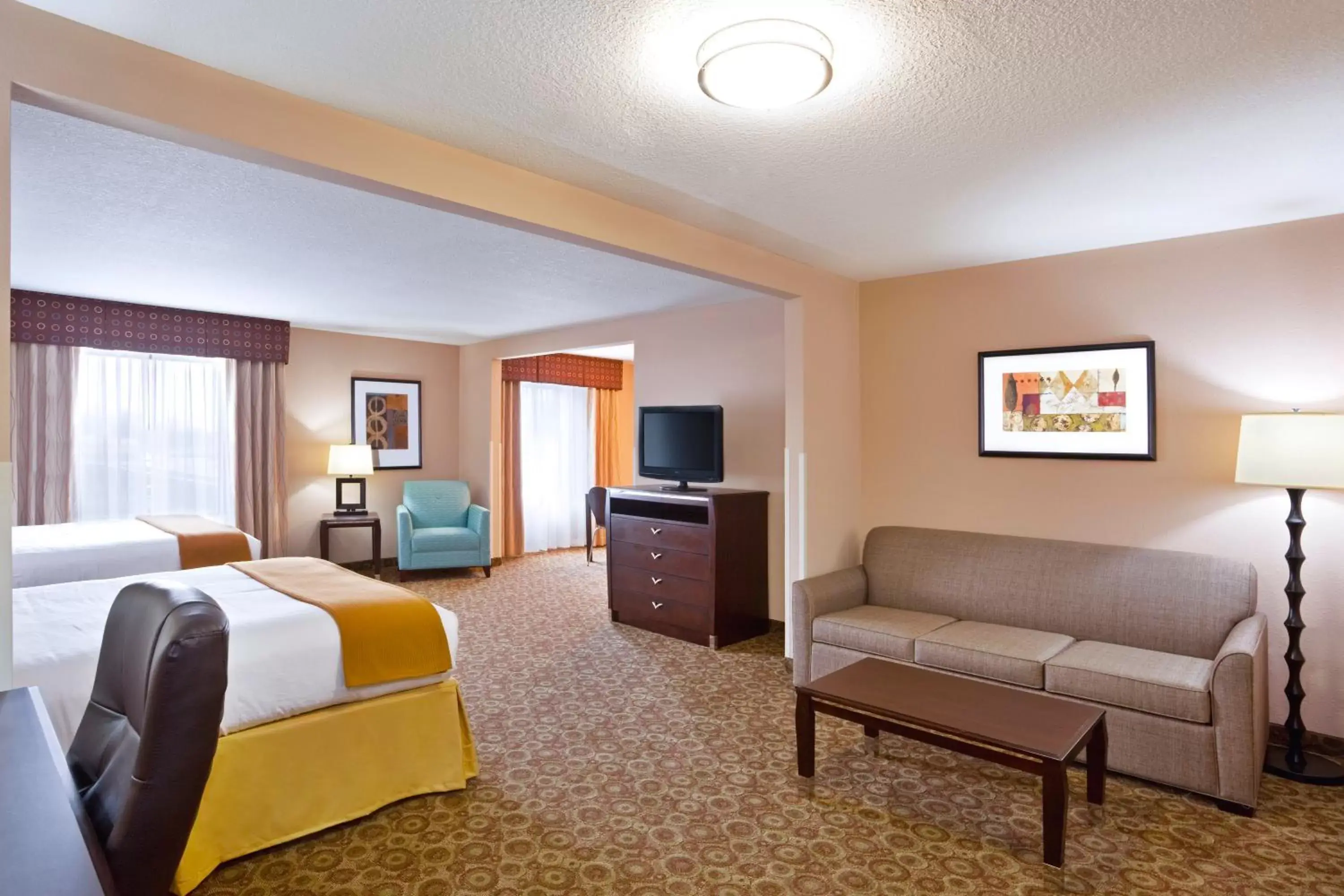Bedroom, Seating Area in Holiday Inn Express Hotel & Suites Van Wert, an IHG Hotel