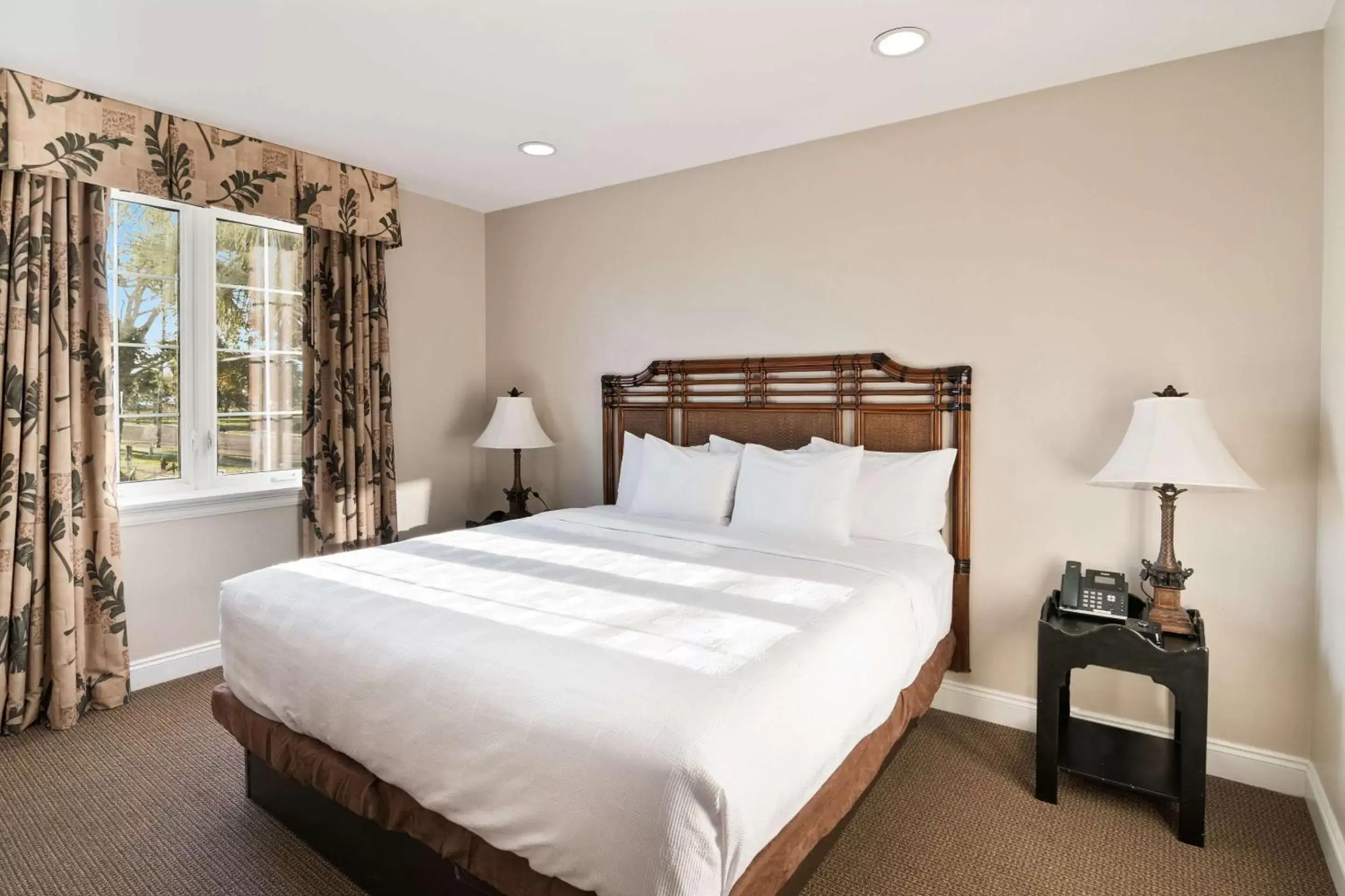 Photo of the whole room, Bed in The Port Inn and Cottages, Ascend Hotel Collection