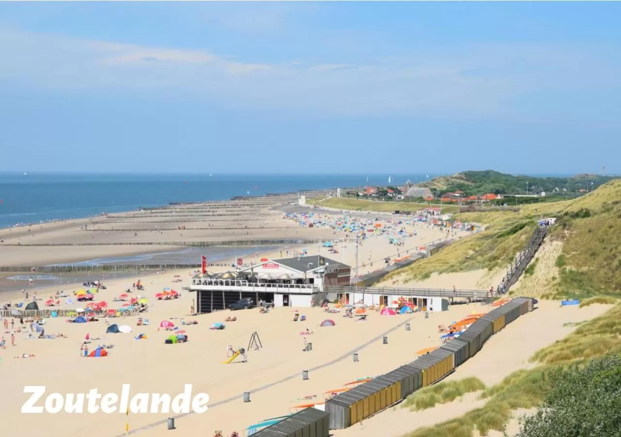 Neighbourhood in Hotel Kaap West I Kloeg Collection