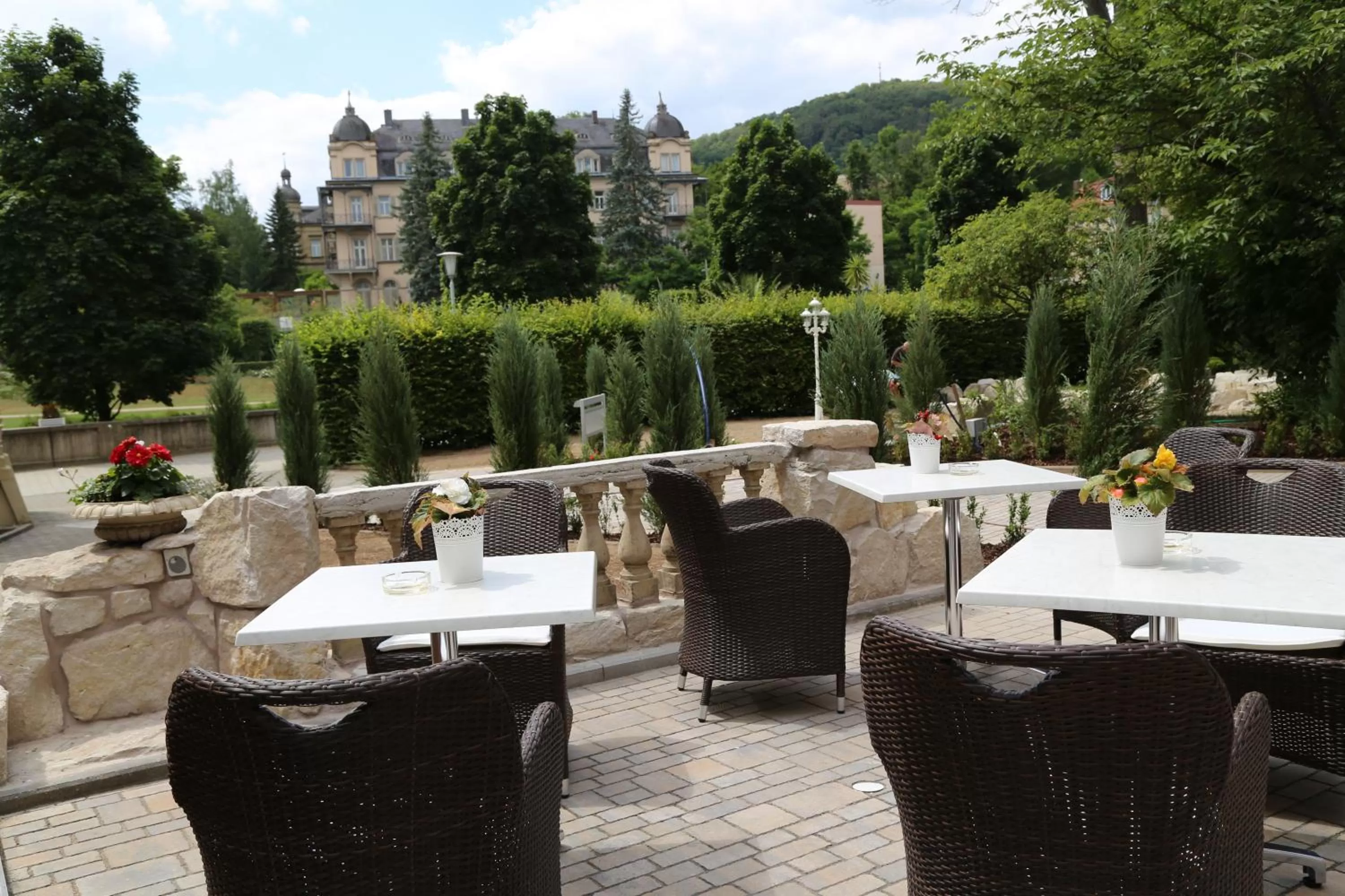 Garden in Villa Thea Hotel am Rosengarten