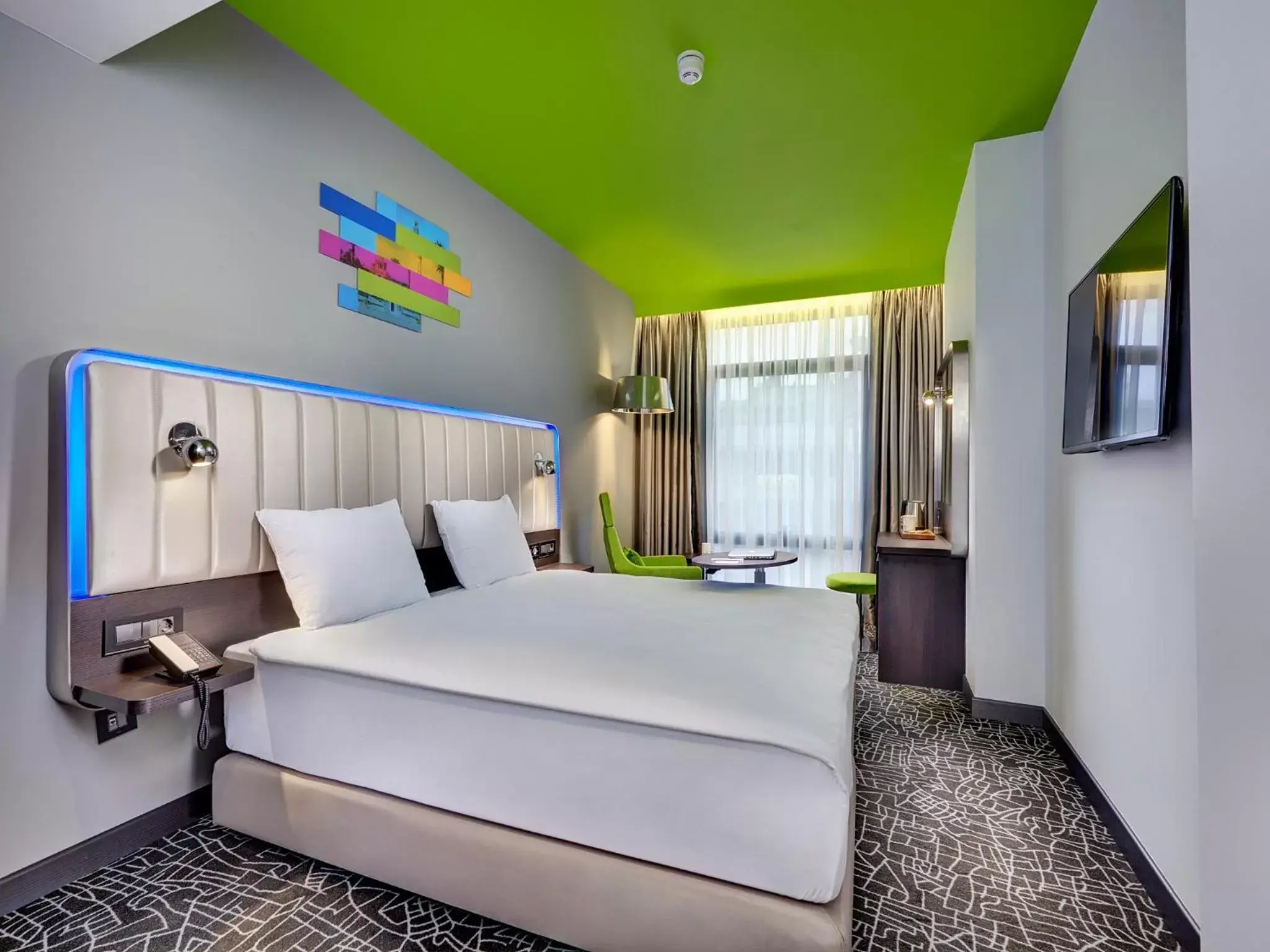 Photo of the whole room, Bed in Park Inn by Radisson Izmir
