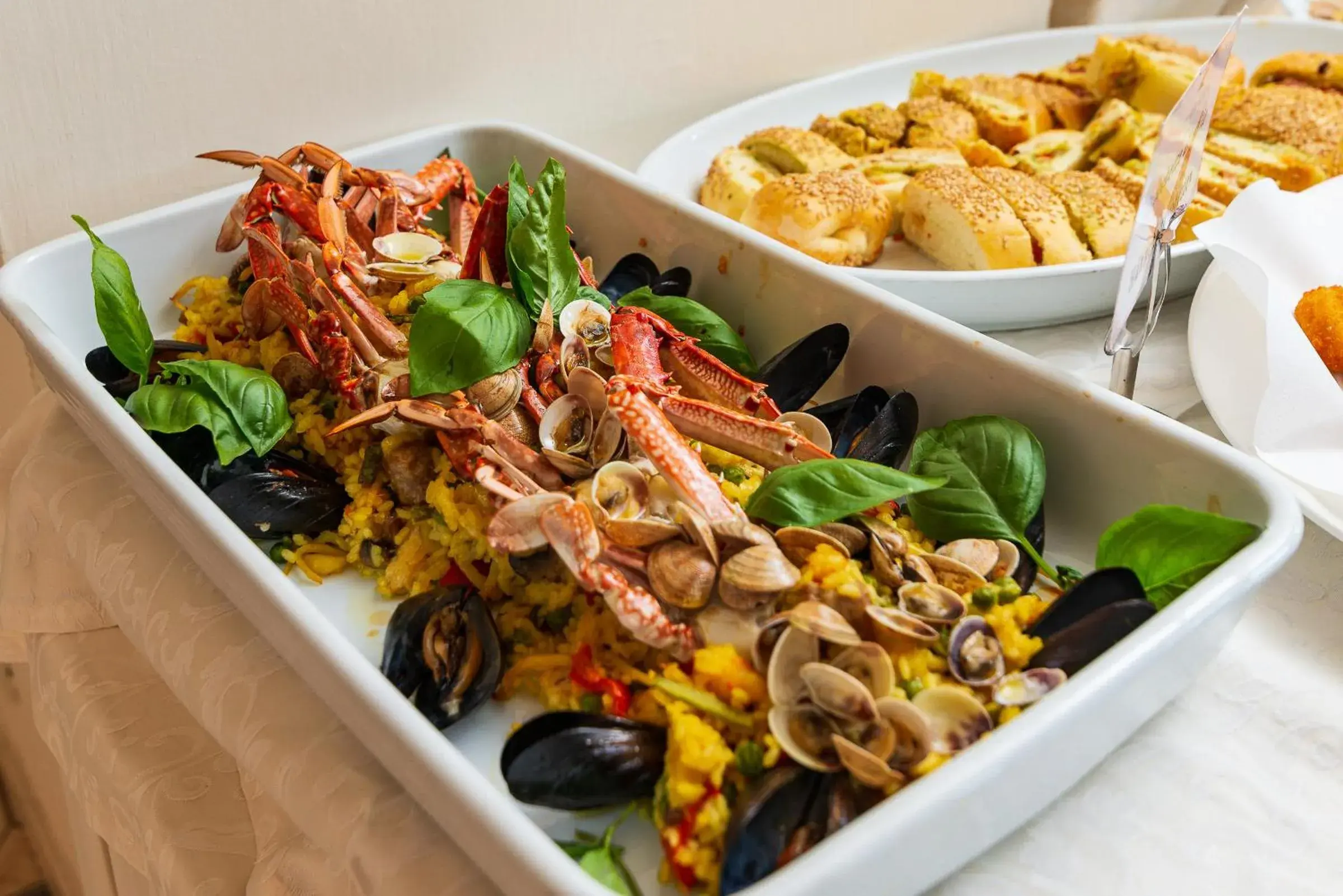 Restaurant/places to eat in Universal Hotel Restaurant/places to eat in Universal Hotel