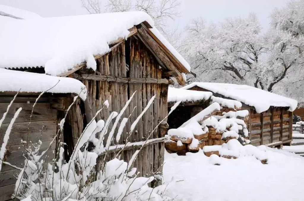 Property building, Winter in Canyon Of The Ancients Guest Ranch
