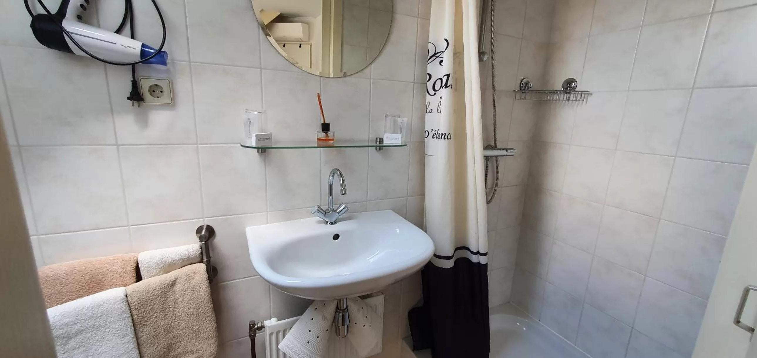 Bathroom in B&B Knooppunt70