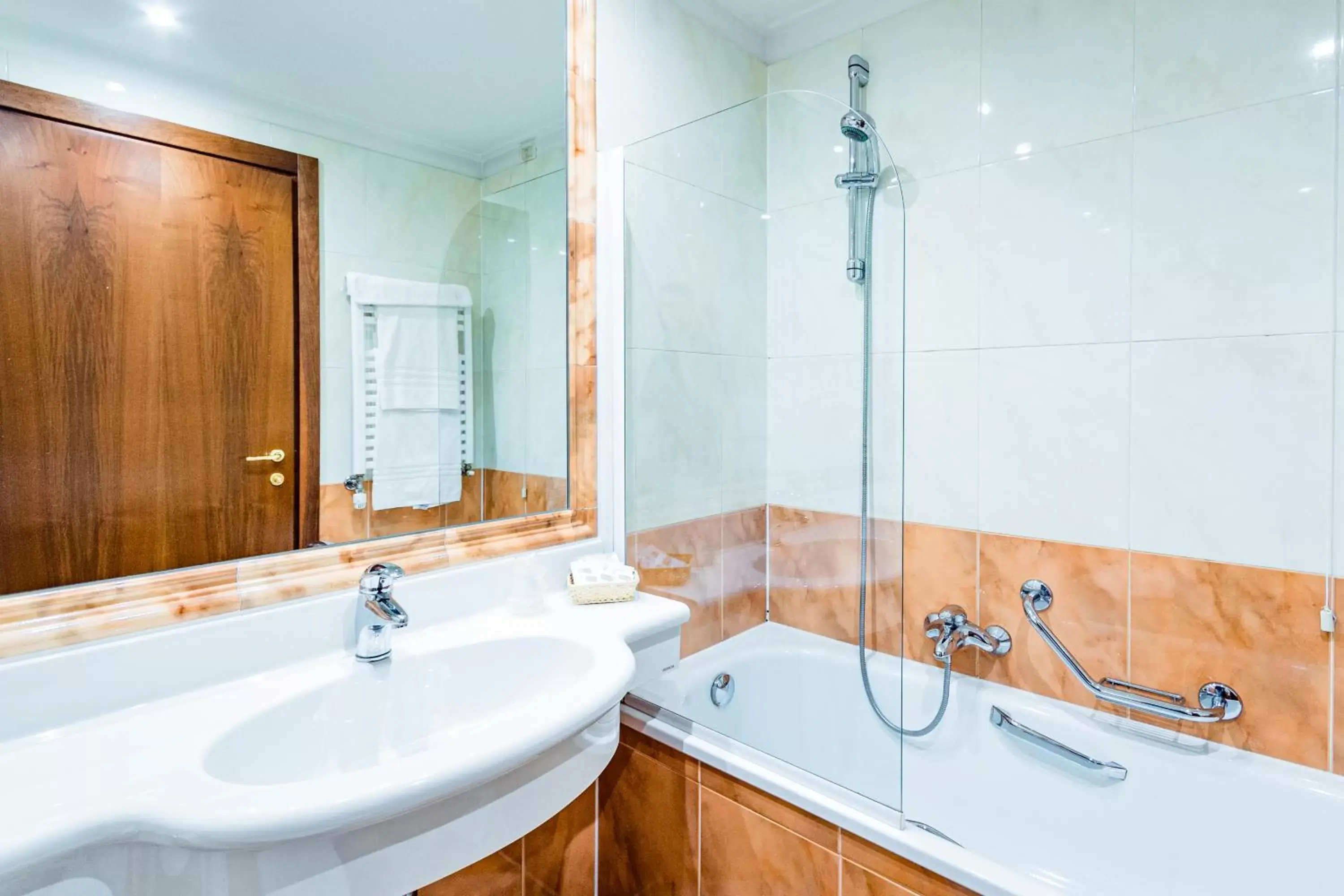 Bathroom in Hotel Lucrezia Borgia