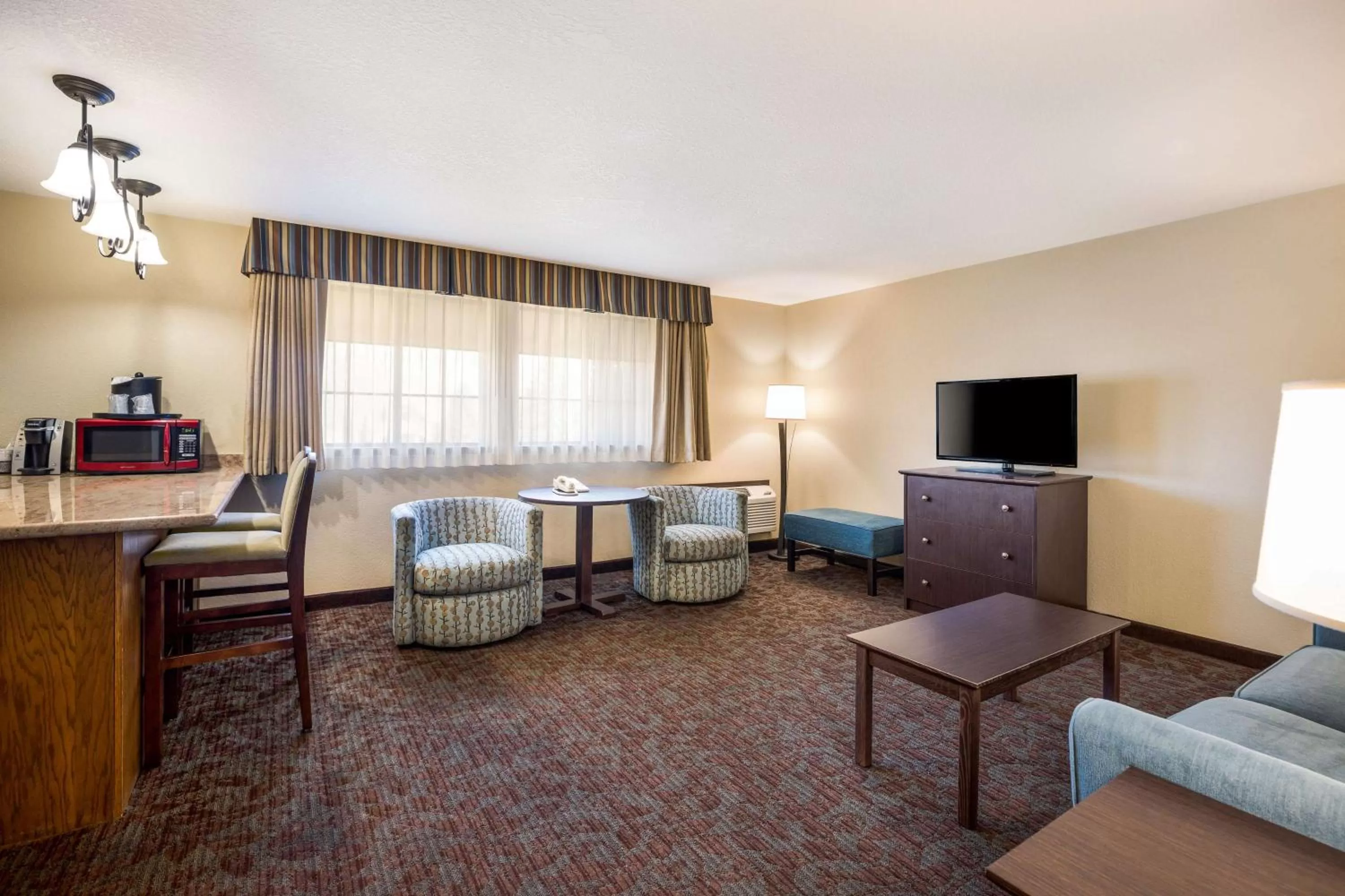 Bedroom in Best Western Windsor Inn