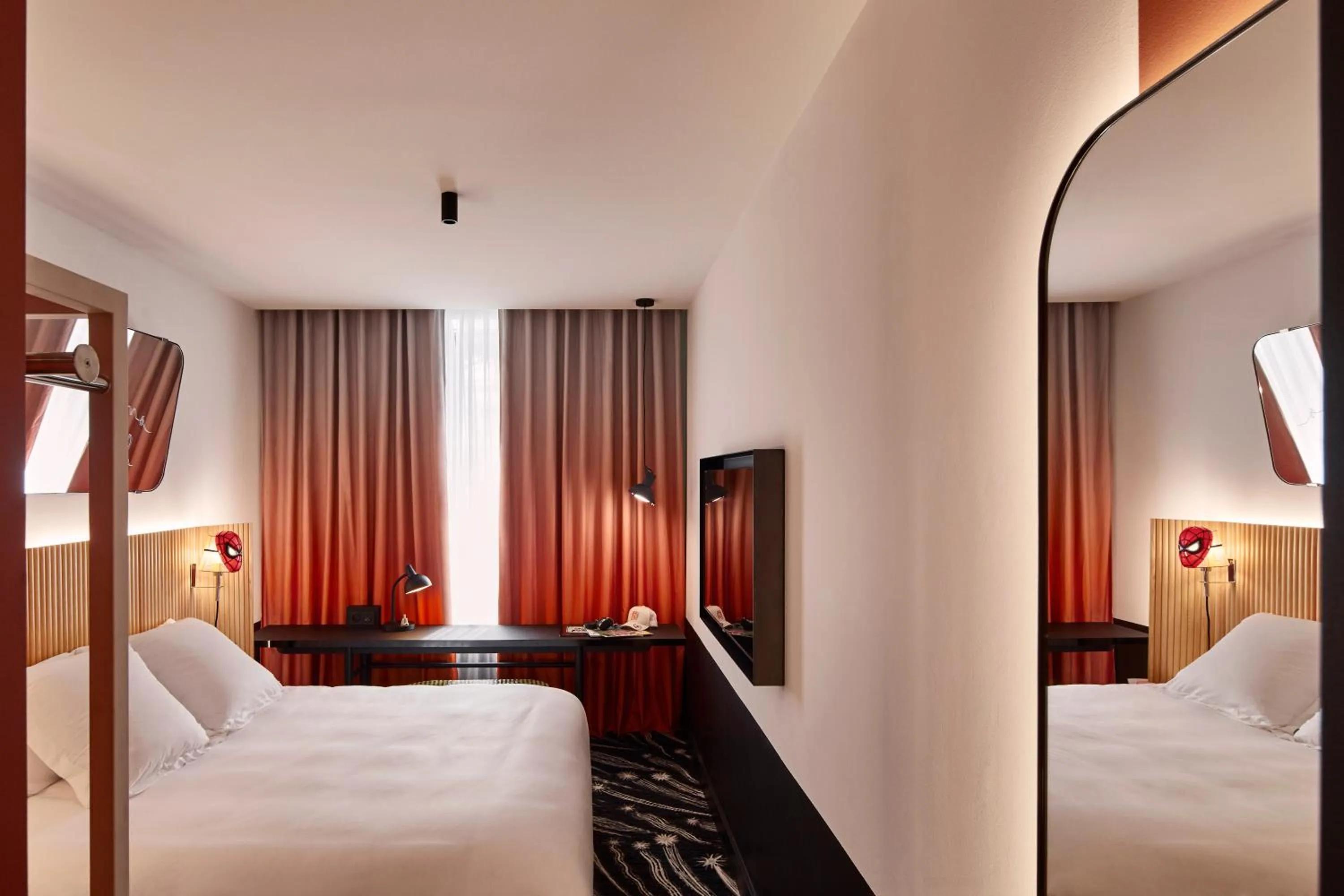 Bed in Mama Shelter Paris La Défense