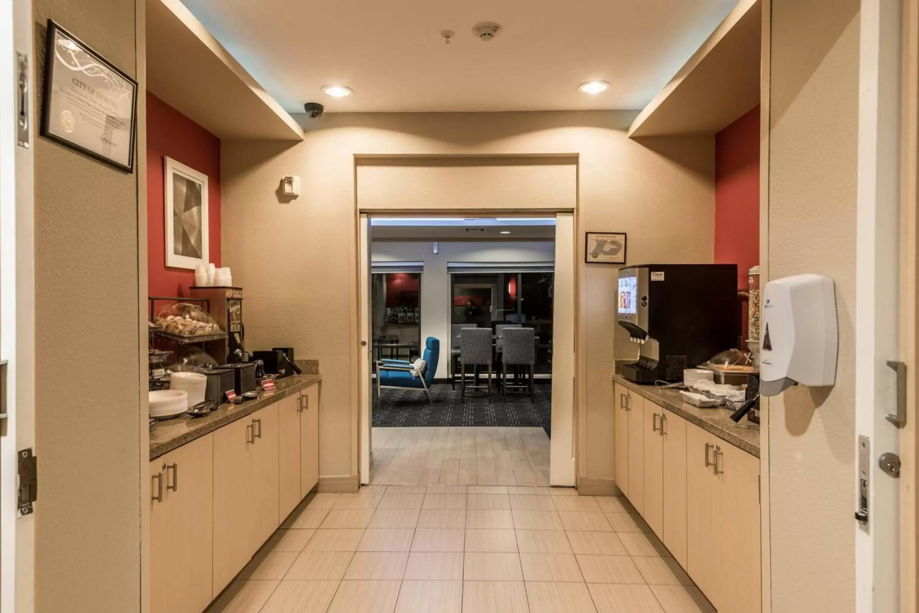 Breakfast, Kitchen/Kitchenette in TownePlace Suites Dallas DeSoto