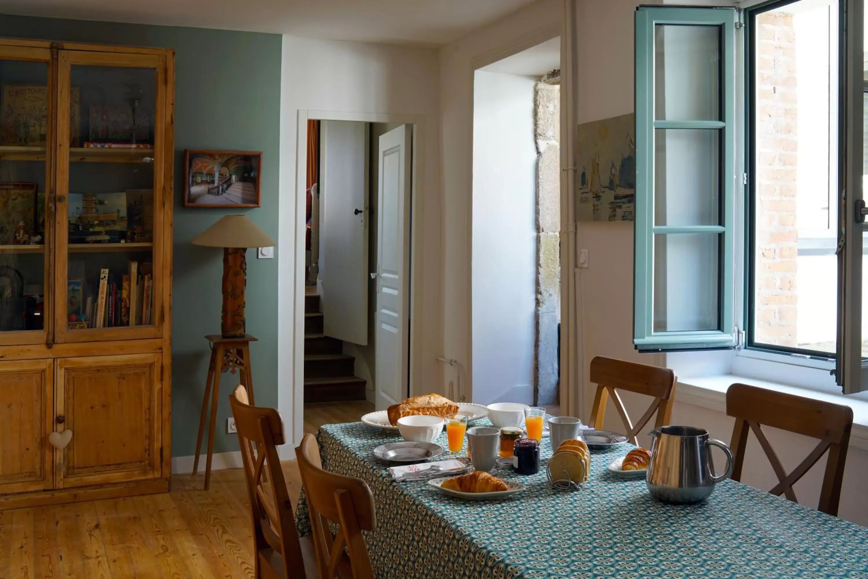 Breakfast, Dining Area in Contes à Rebours - Chambres d'hôtes