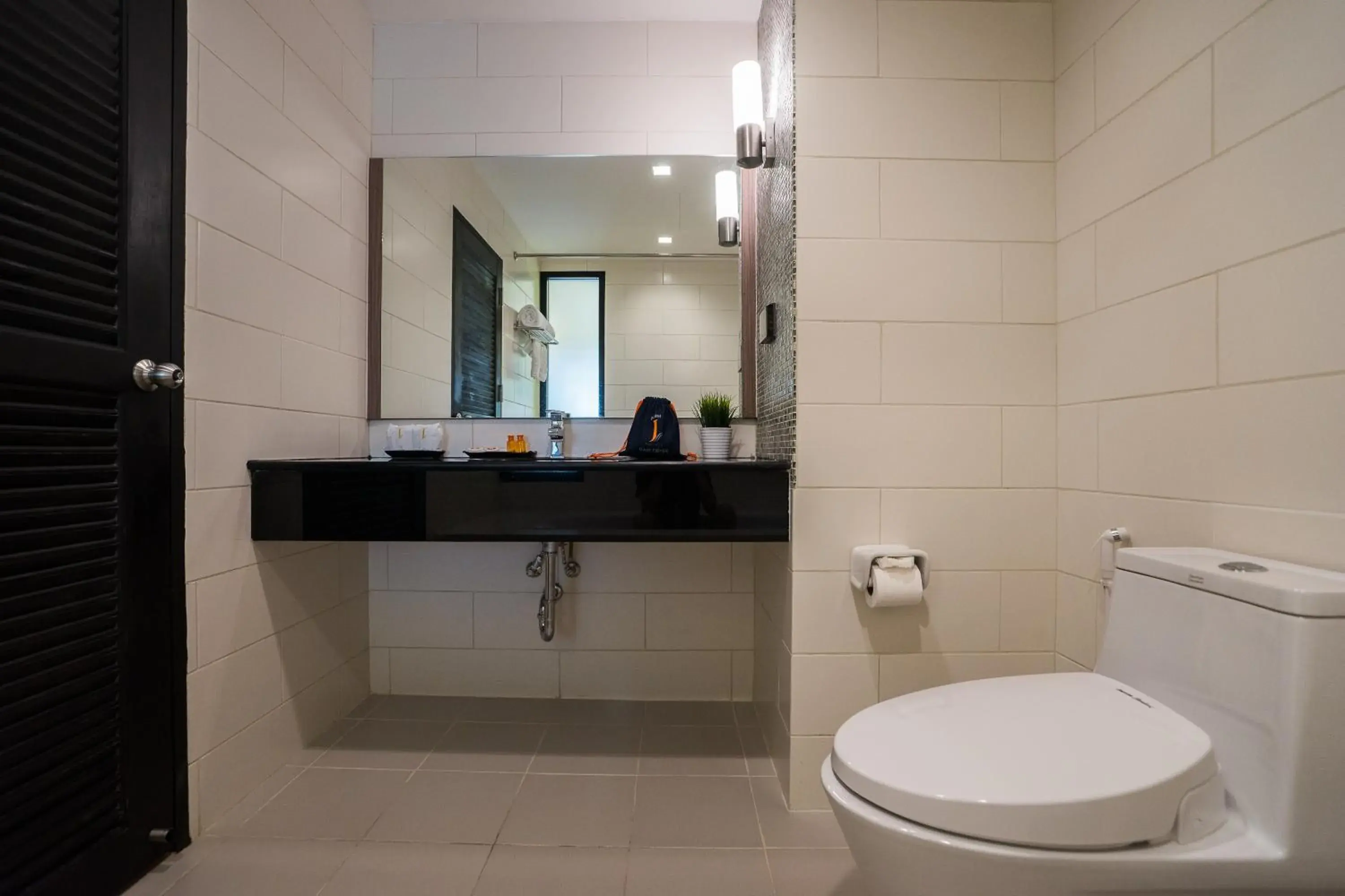 Toilet, Bathroom in J Inspired Hotel Pattaya (SHA Plus)