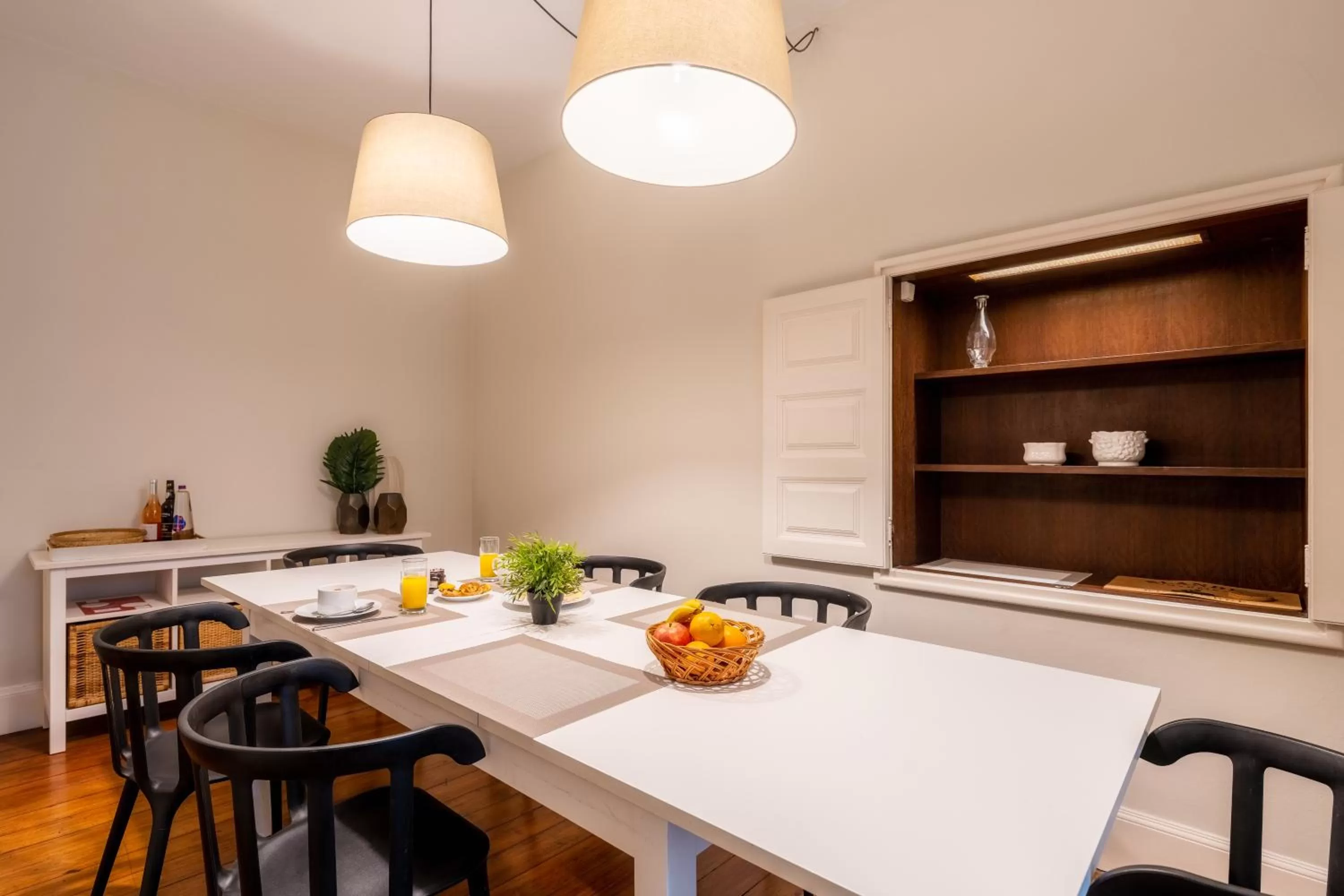 Dinner in The Wine Lodges by An Island Apart