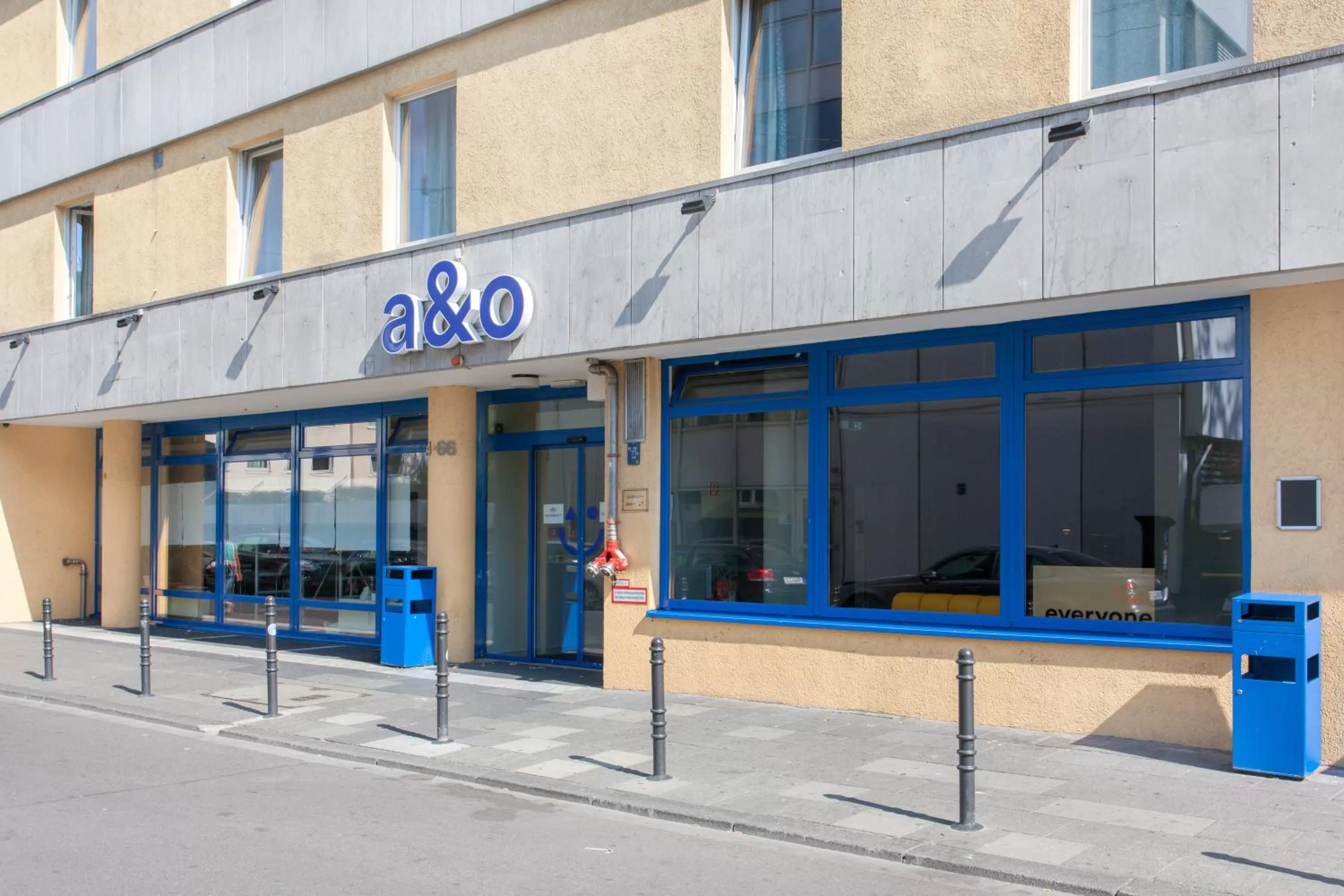 Facade/entrance in a&o Köln Neumarkt