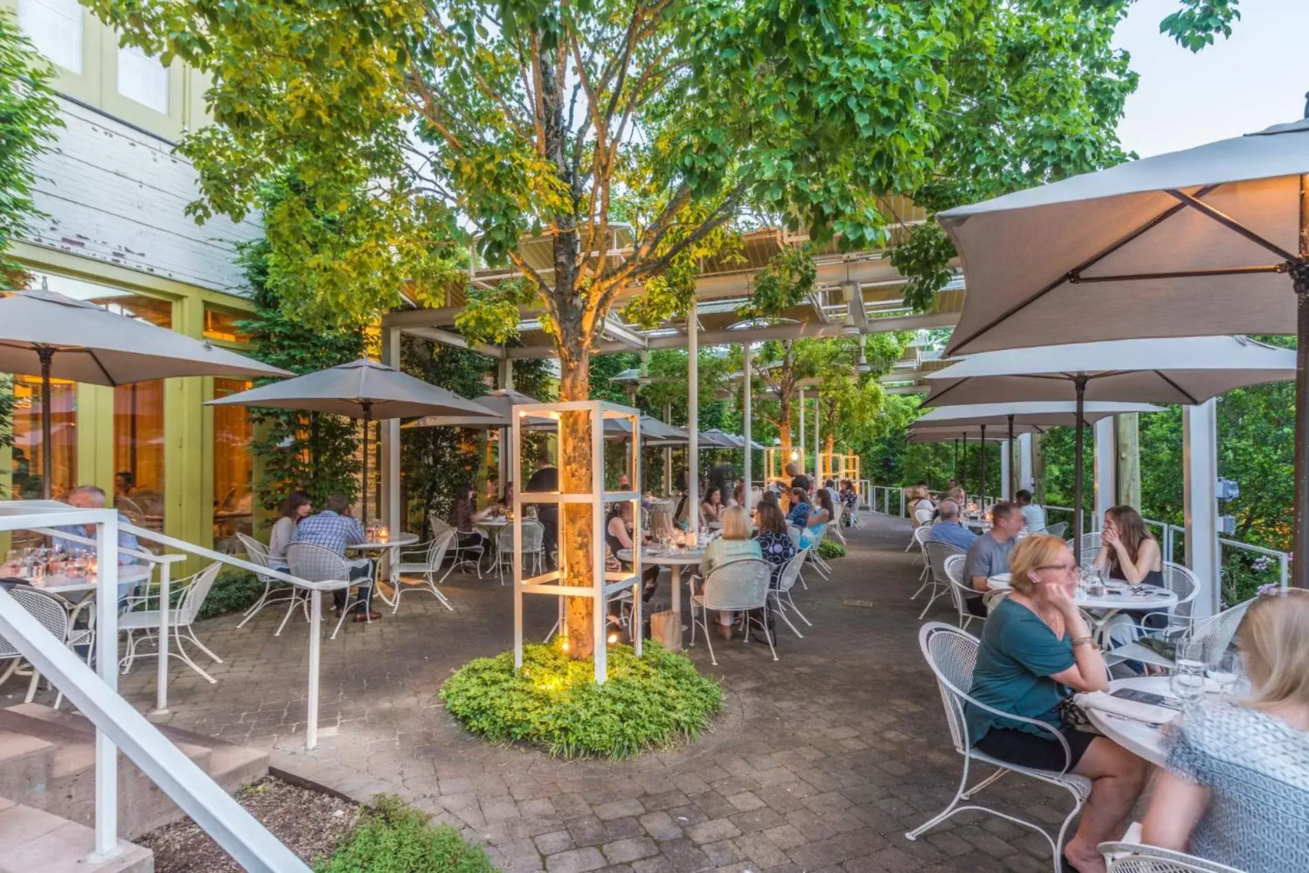 Patio, Restaurant/Places to Eat in Proximity Hotel