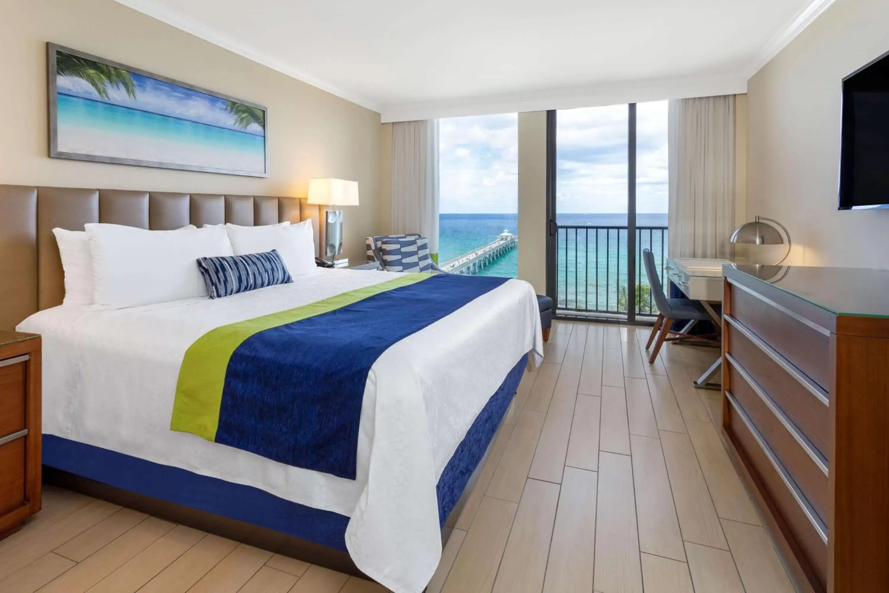 Photo of the whole room, Bed in Wyndham Deerfield Beach Resort