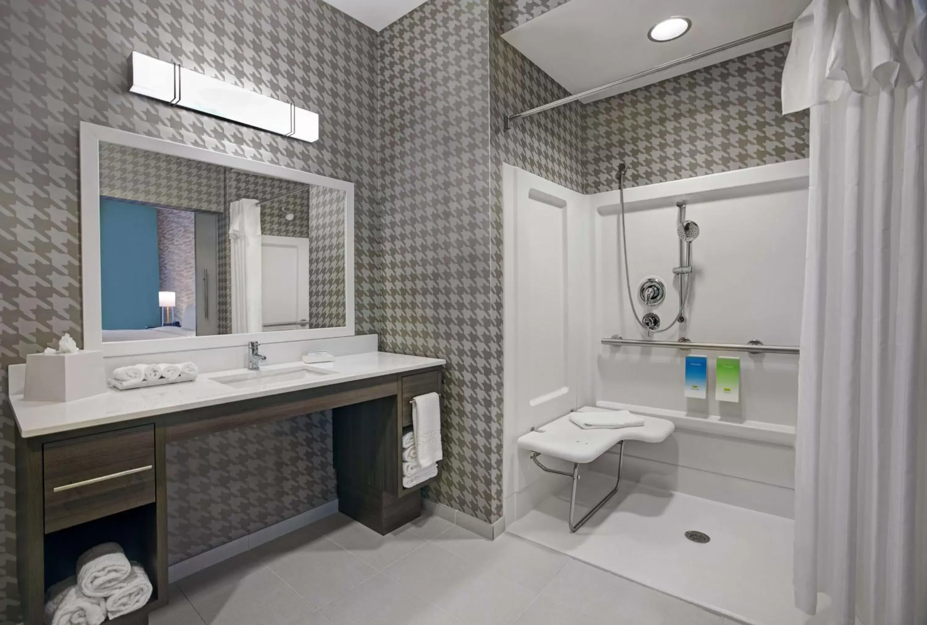 Bathroom in Home2 Suites By Hilton Richmond