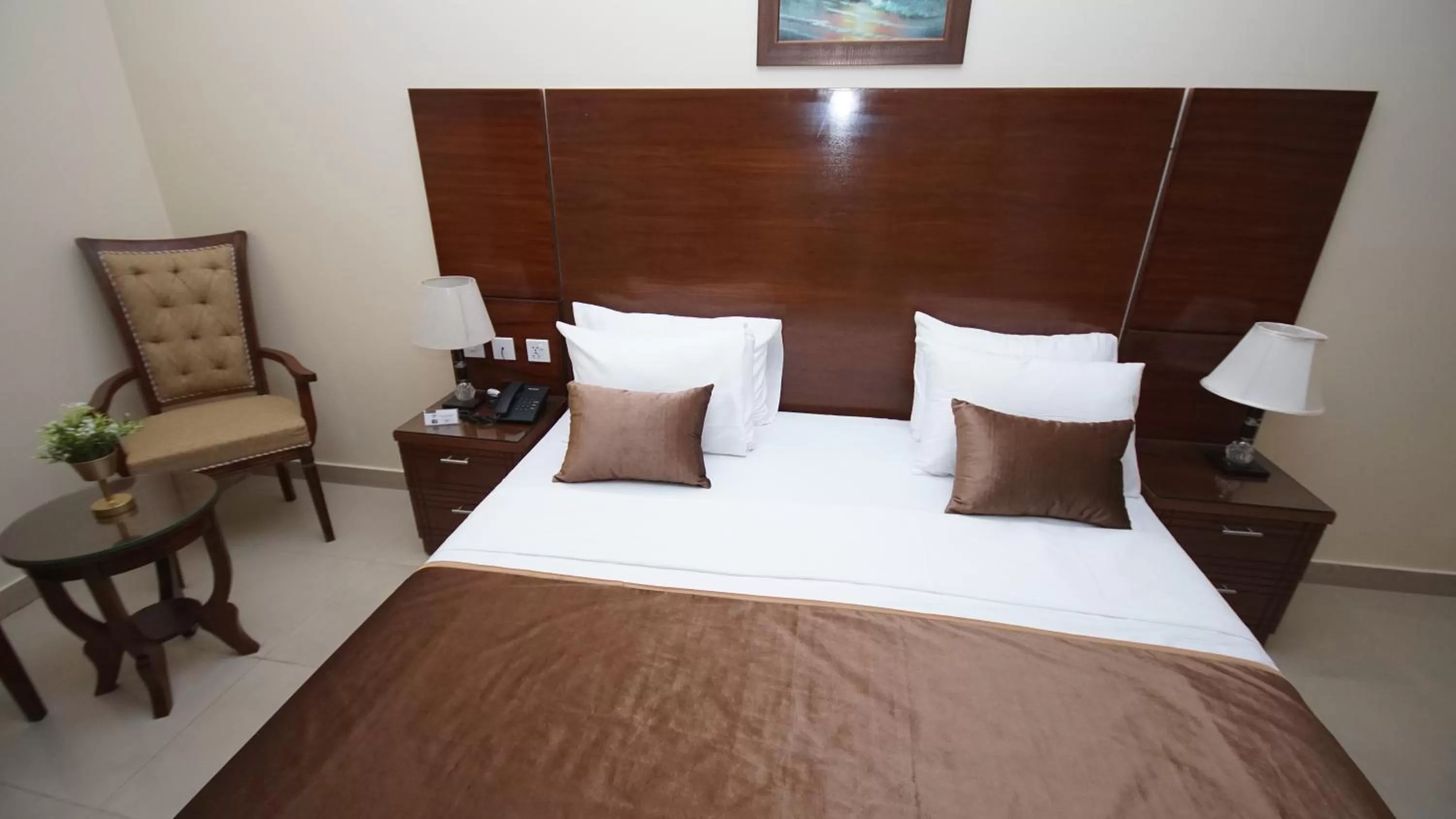 Bed in World Inn Karachi