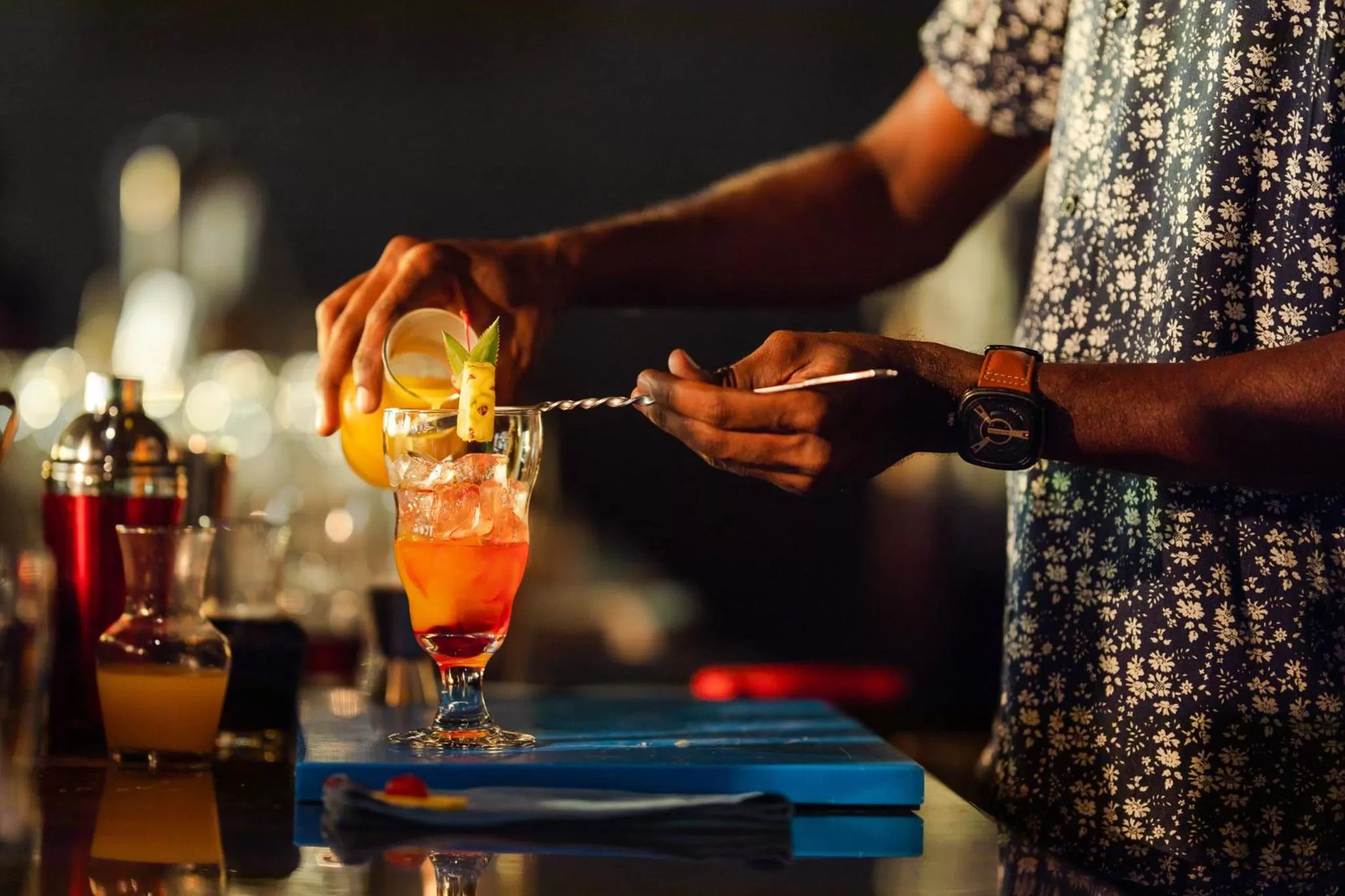 Lounge or bar in Canareef Resort Maldives