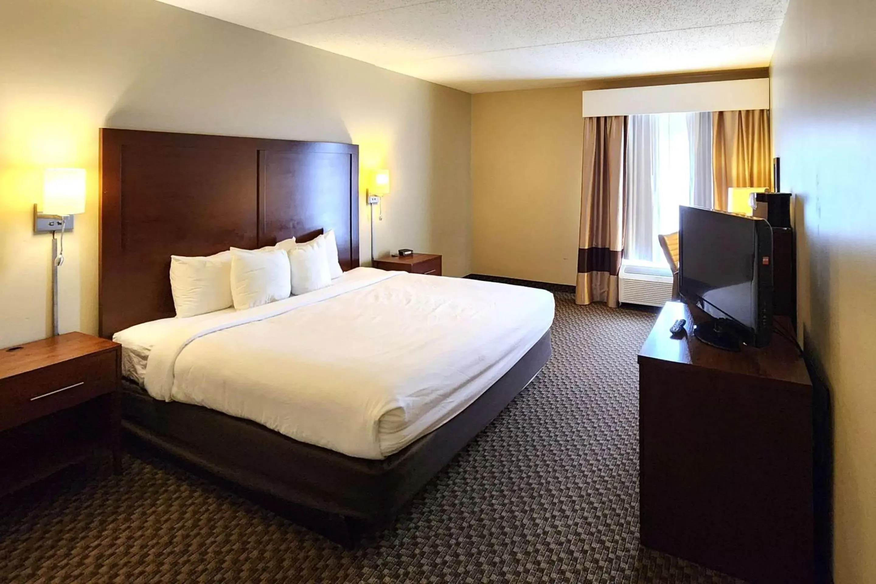 Bedroom, Bed in Comfort Inn & Suites Mount Pocono