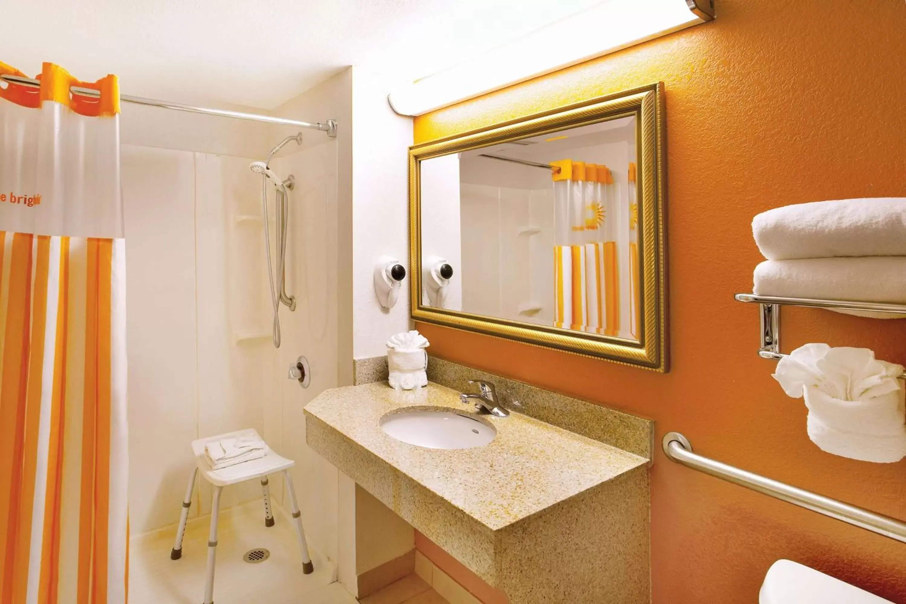 Photo of the whole room, Bathroom in La Quinta Inn by Wyndham Orlando International Drive North