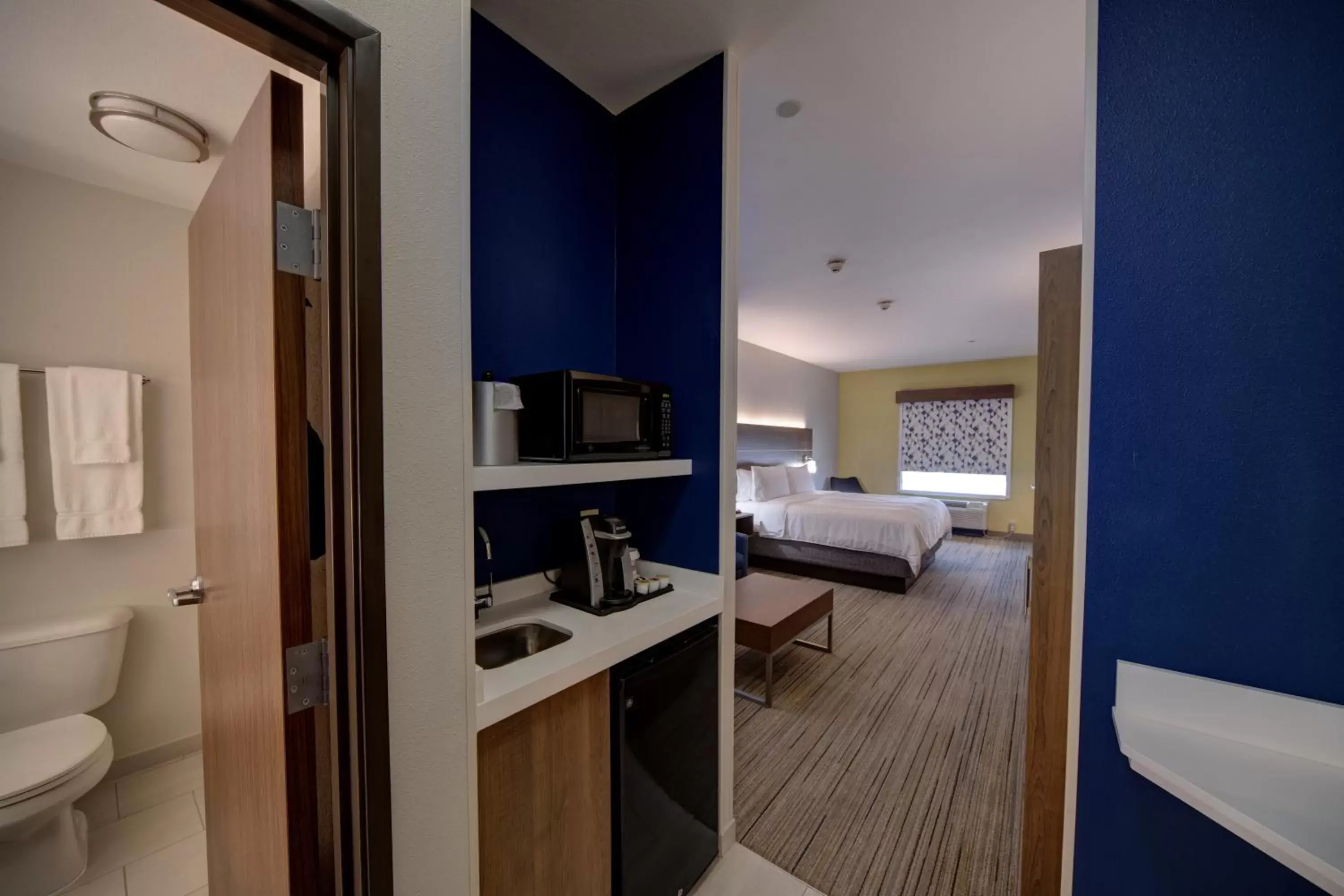 Photo of the whole room, Bathroom in Holiday Inn Express Hotel & Suites Oklahoma City-West Yukon, an IHG Hotel