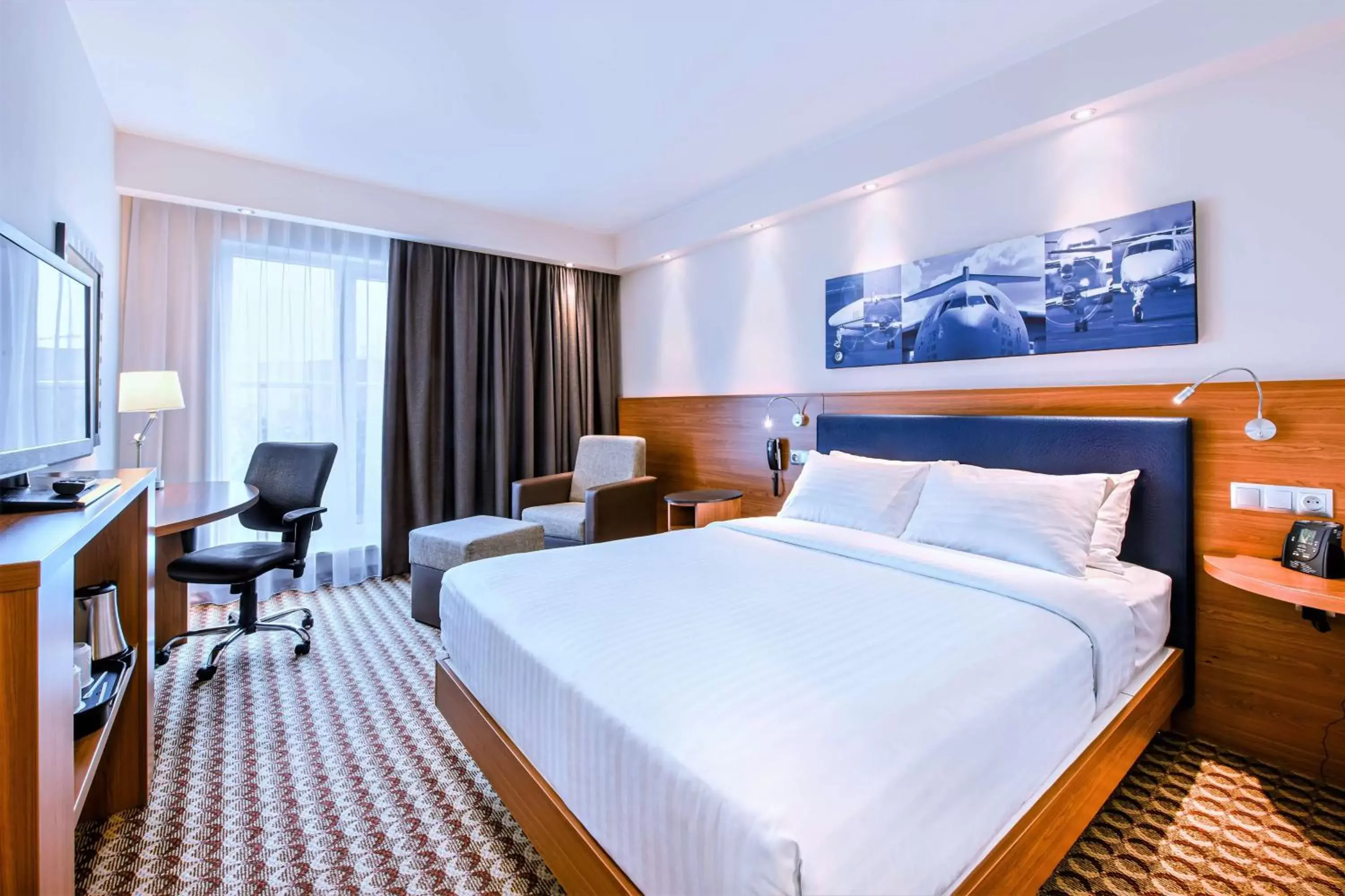 Bedroom, Bed in Hampton by Hilton Warsaw Airport