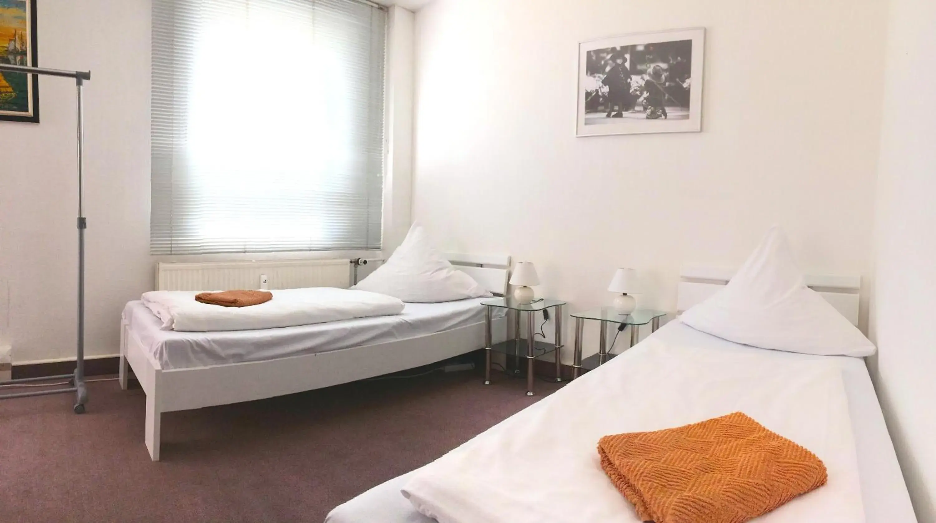 Bed in BNB near Brandenburg Gate - Rooms & Apartments