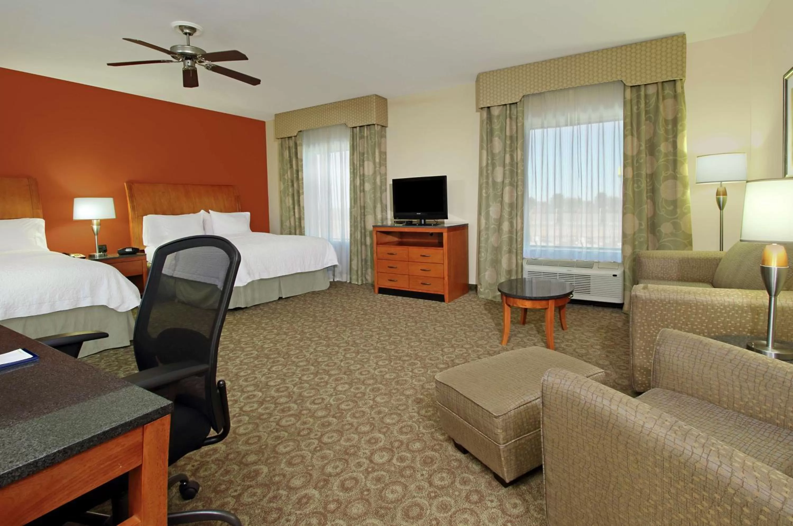 Bedroom, Bed in Hampton Inn & Suites Buffalo