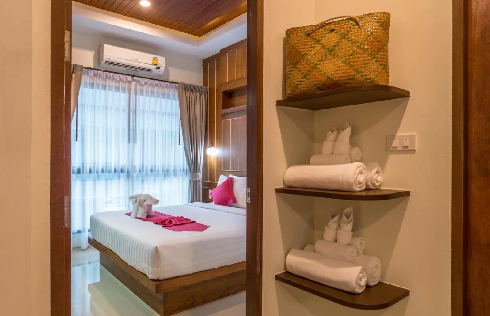 Bed in The Scene Cliff View Villas