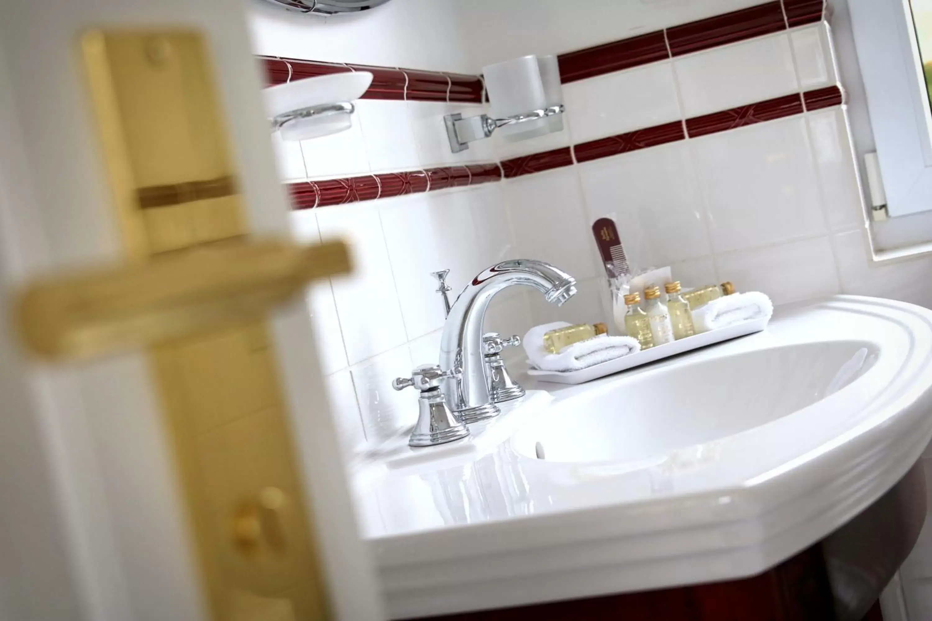 Photo of the whole room, Bathroom in Hotel Belle Epoque