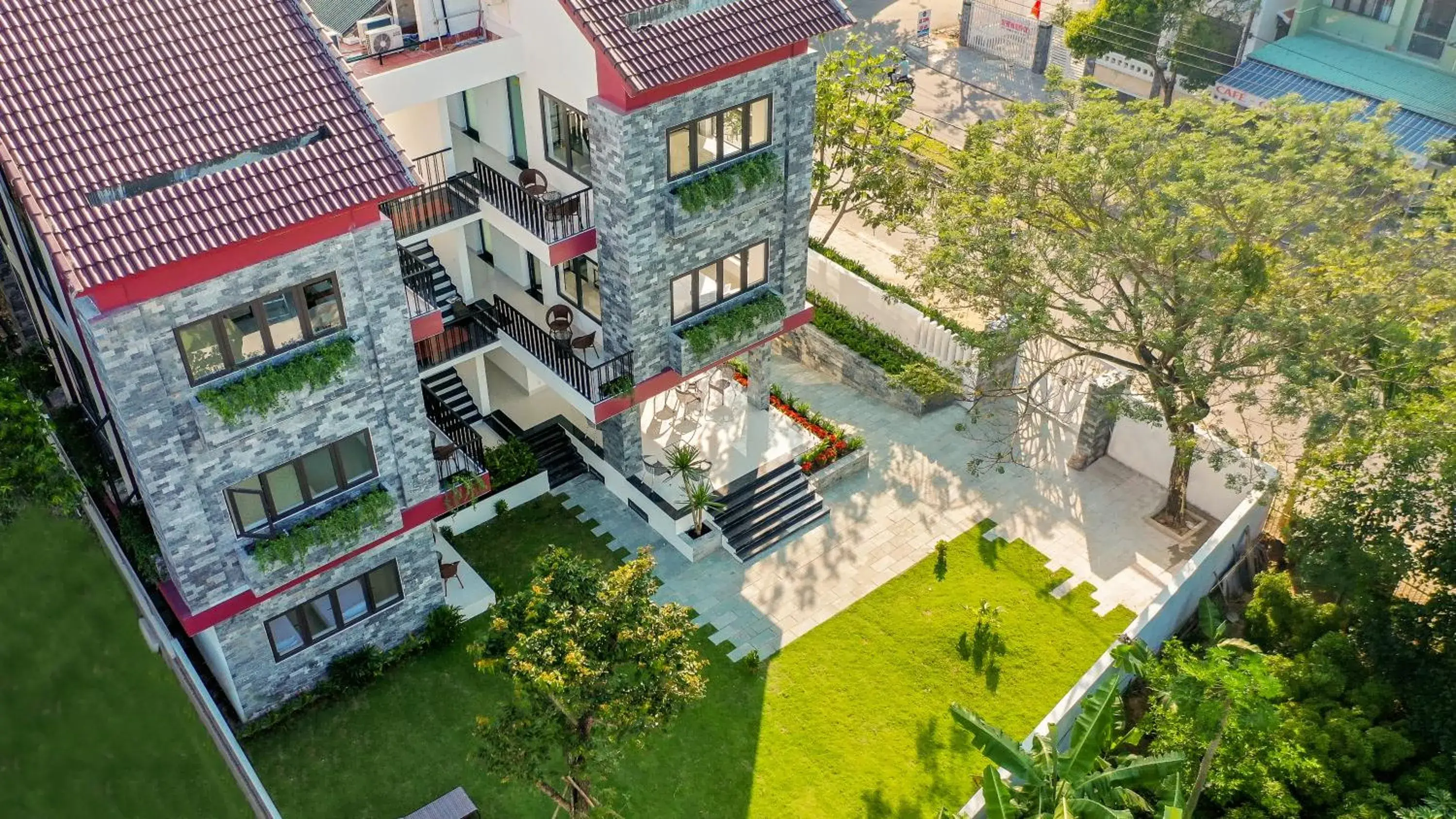 Bird's eye view, Bird's-eye View in Bespoke Villa Hoian