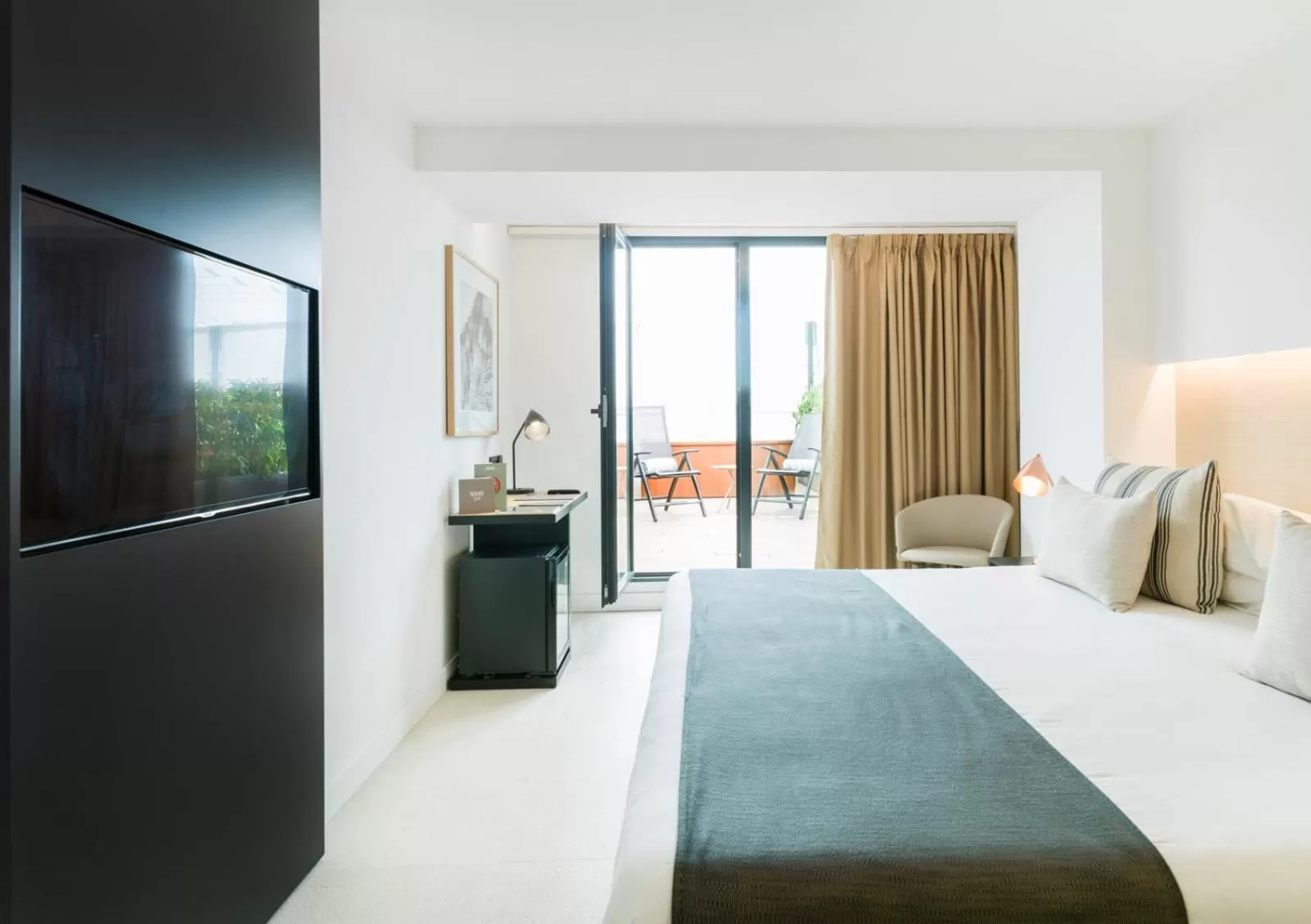 Hot Tub, Bed in Nakar Hotel