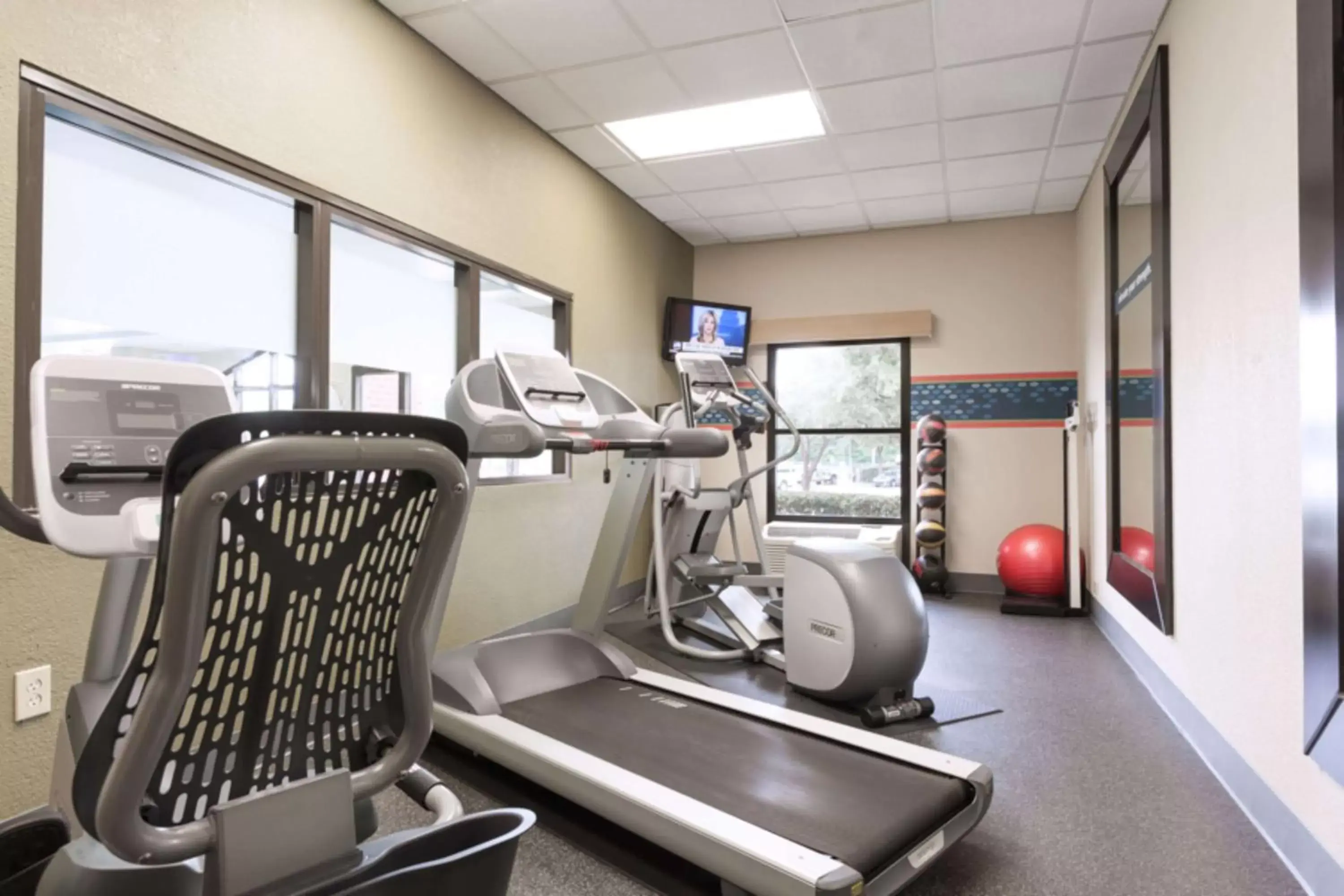 Fitness centre/facilities, Fitness Center/Facilities in Hampton Inn & Suites Dallas DFW Airport North Grapevine