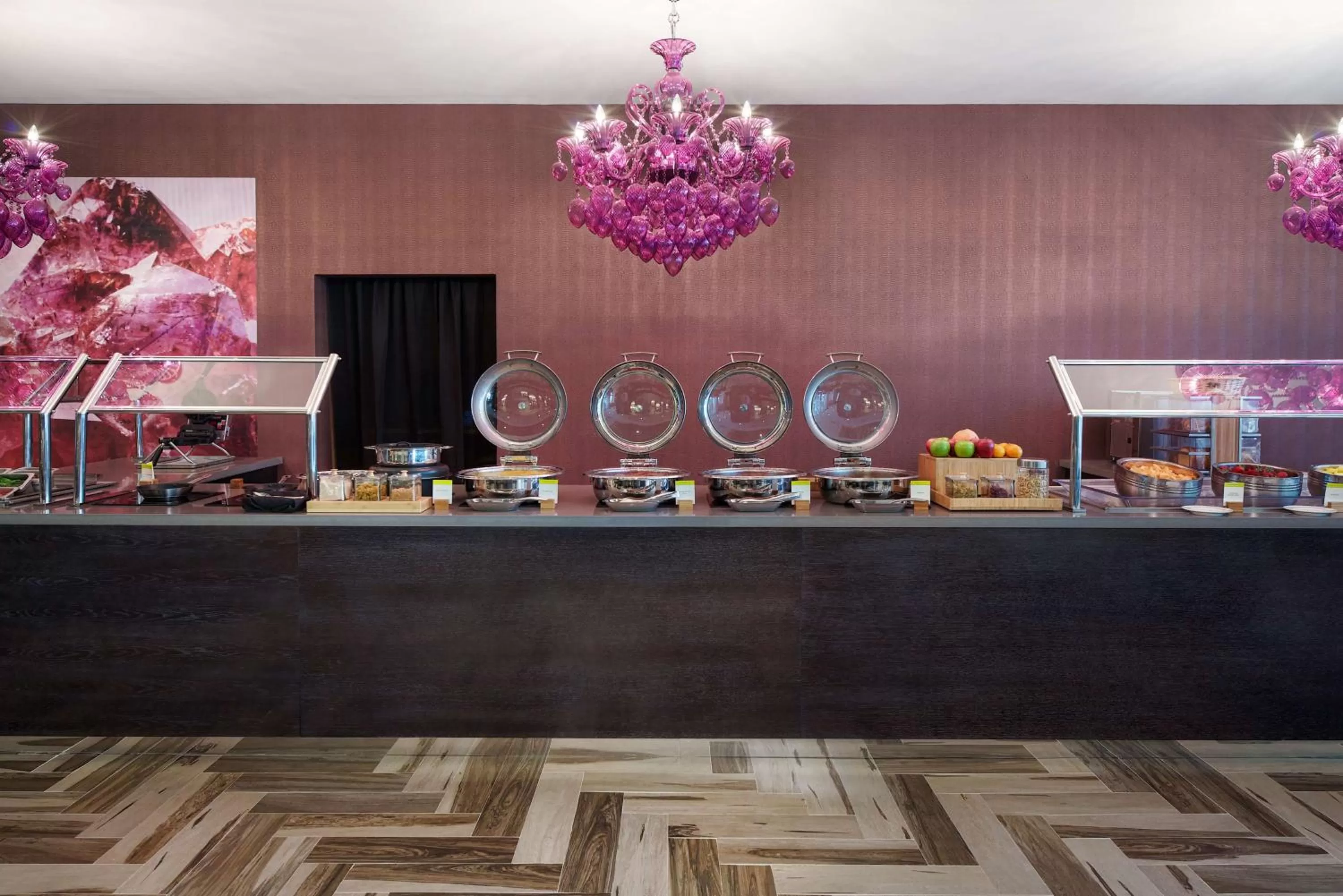 Dining area in DoubleTree by Hilton Orlando East - UCF Area