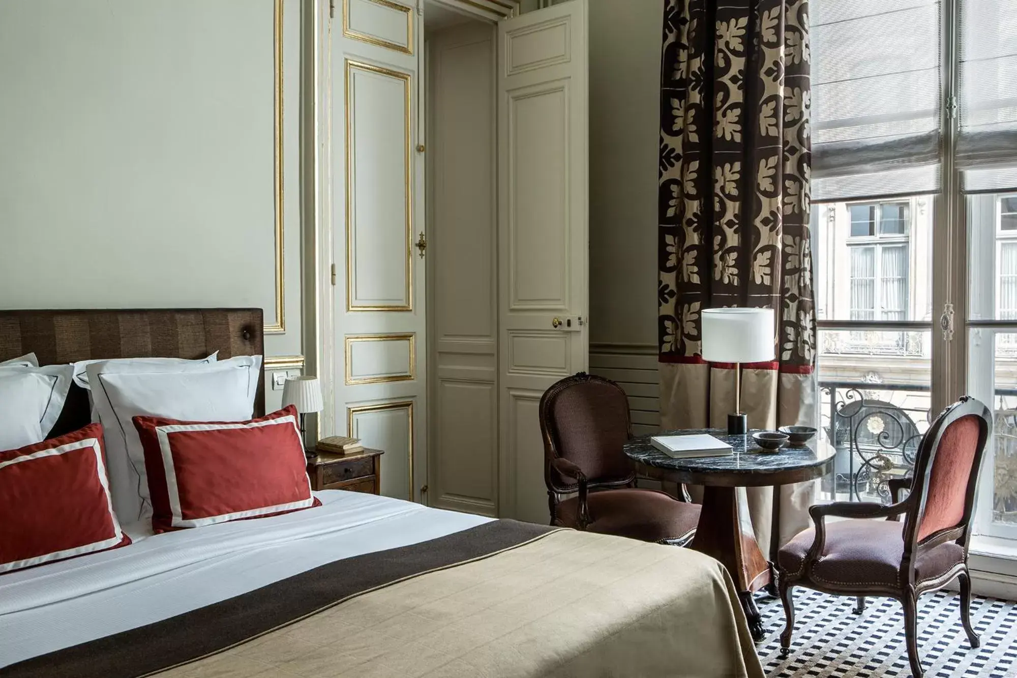 Photo of the whole room, Bed in Hôtel Mansart - Esprit de France