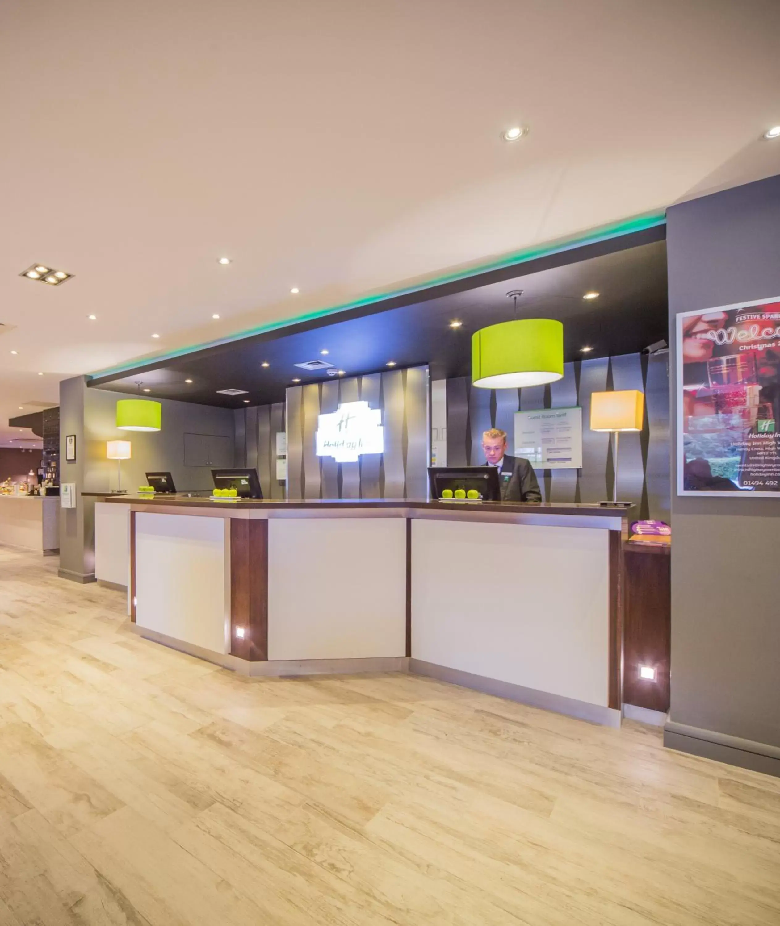 Lobby or reception, Lobby/Reception in Holiday Inn High Wycombe M40, Jct.4, an IHG Hotel